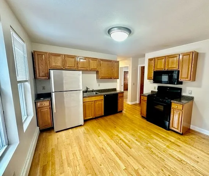 275 Putnam Ave, Riverside