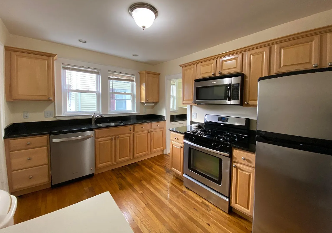 90 Belmont St, Watertown