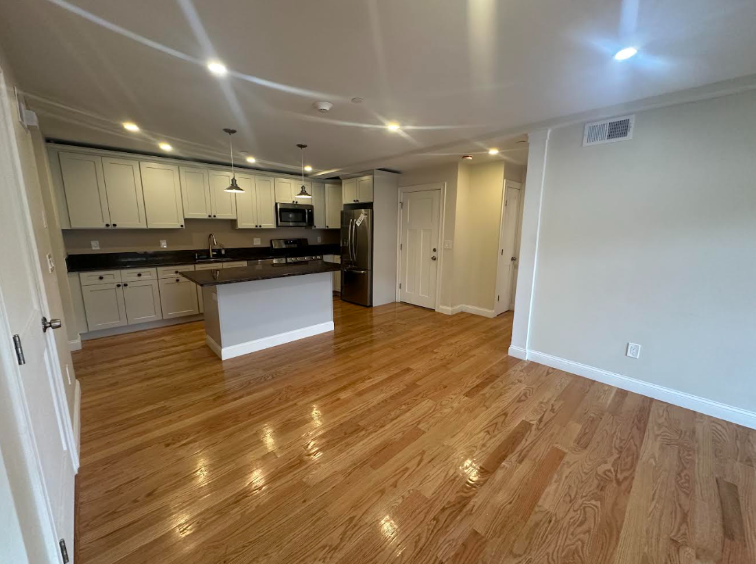 628 Trapelo Rd, Belmont