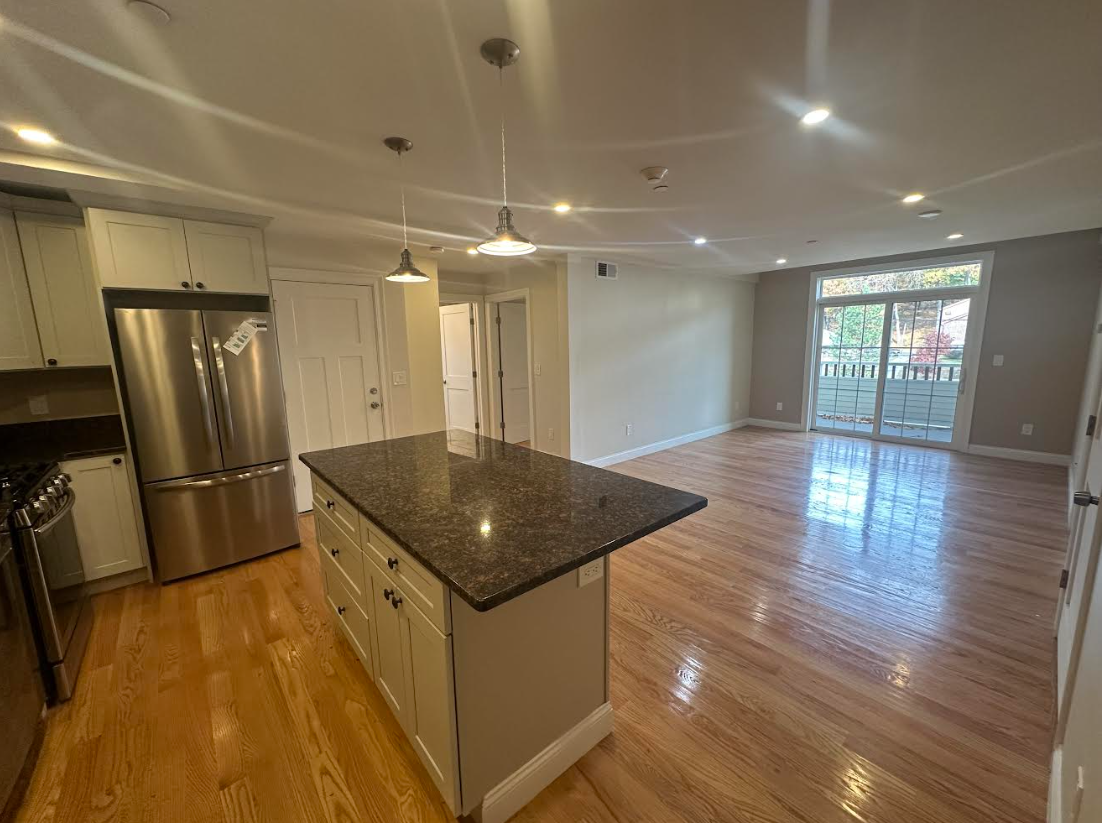 628 Trapelo Rd, Belmont