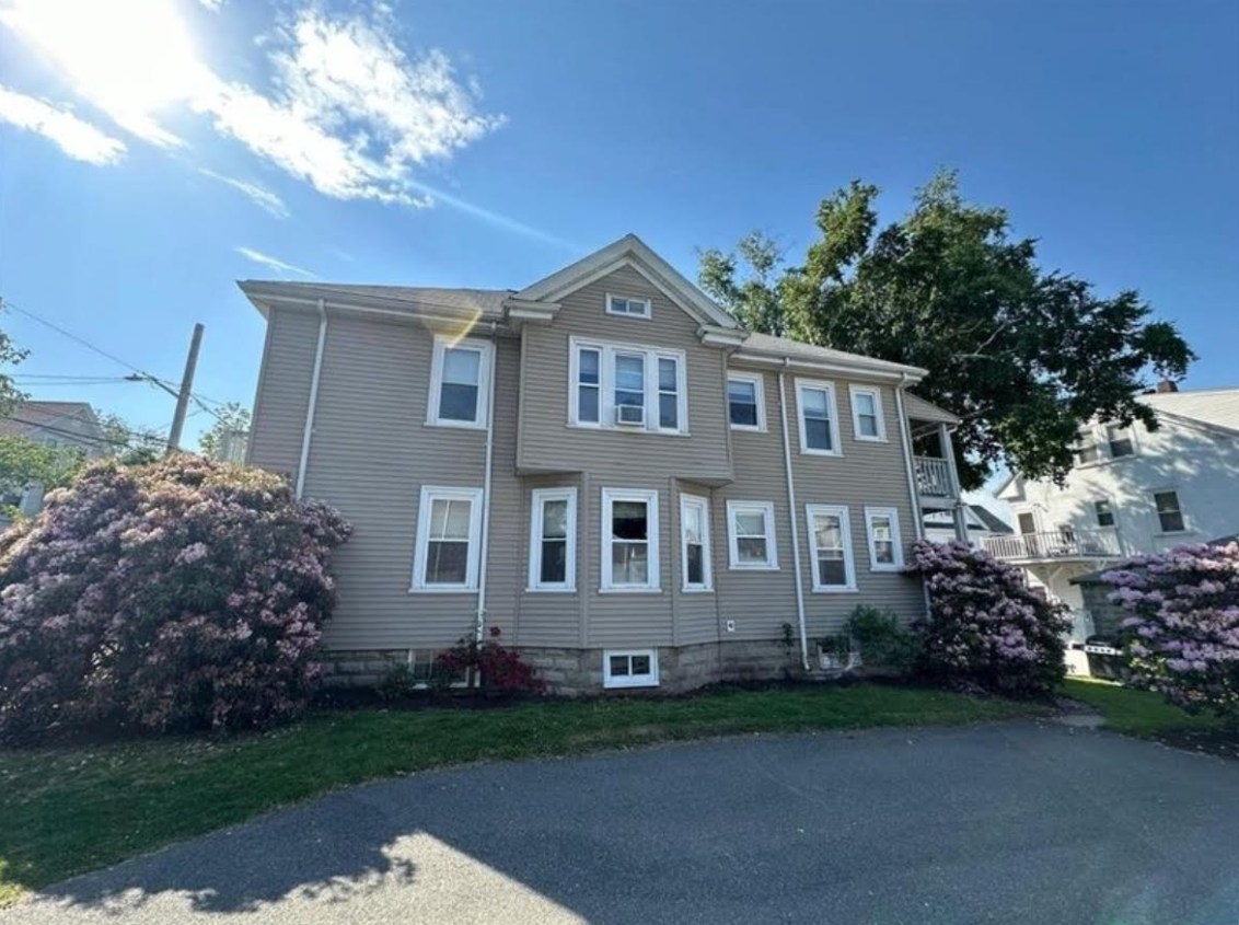 43 Orchard St, Medford