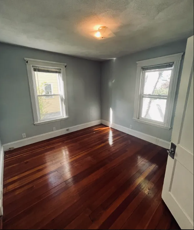 43 Orchard St, Medford