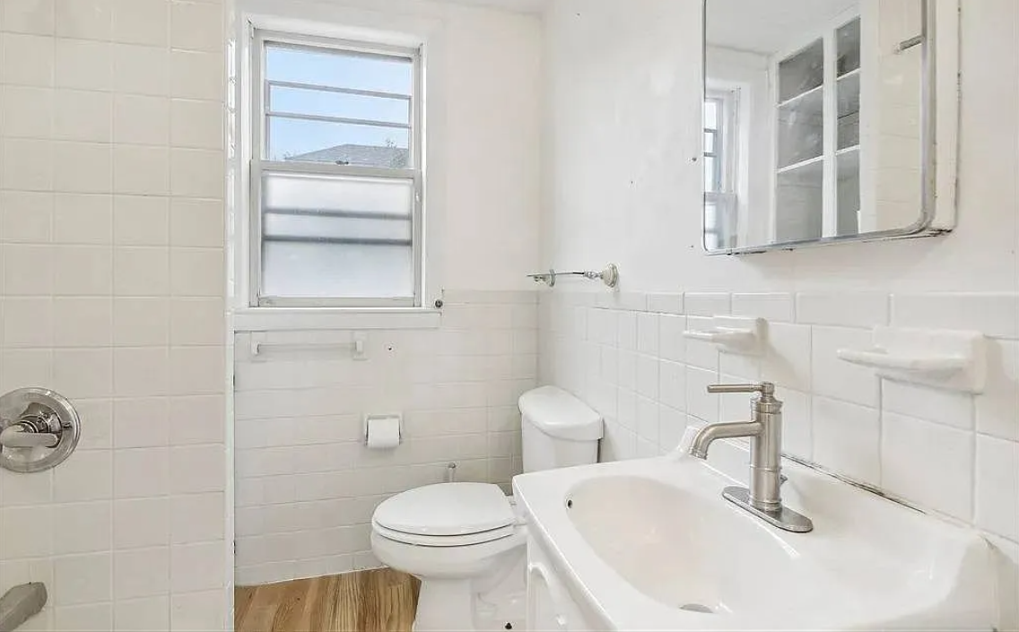 80 Upland Rd, Belmont