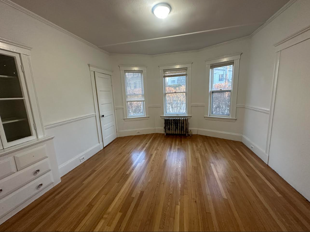 80 Upland Rd, Belmont