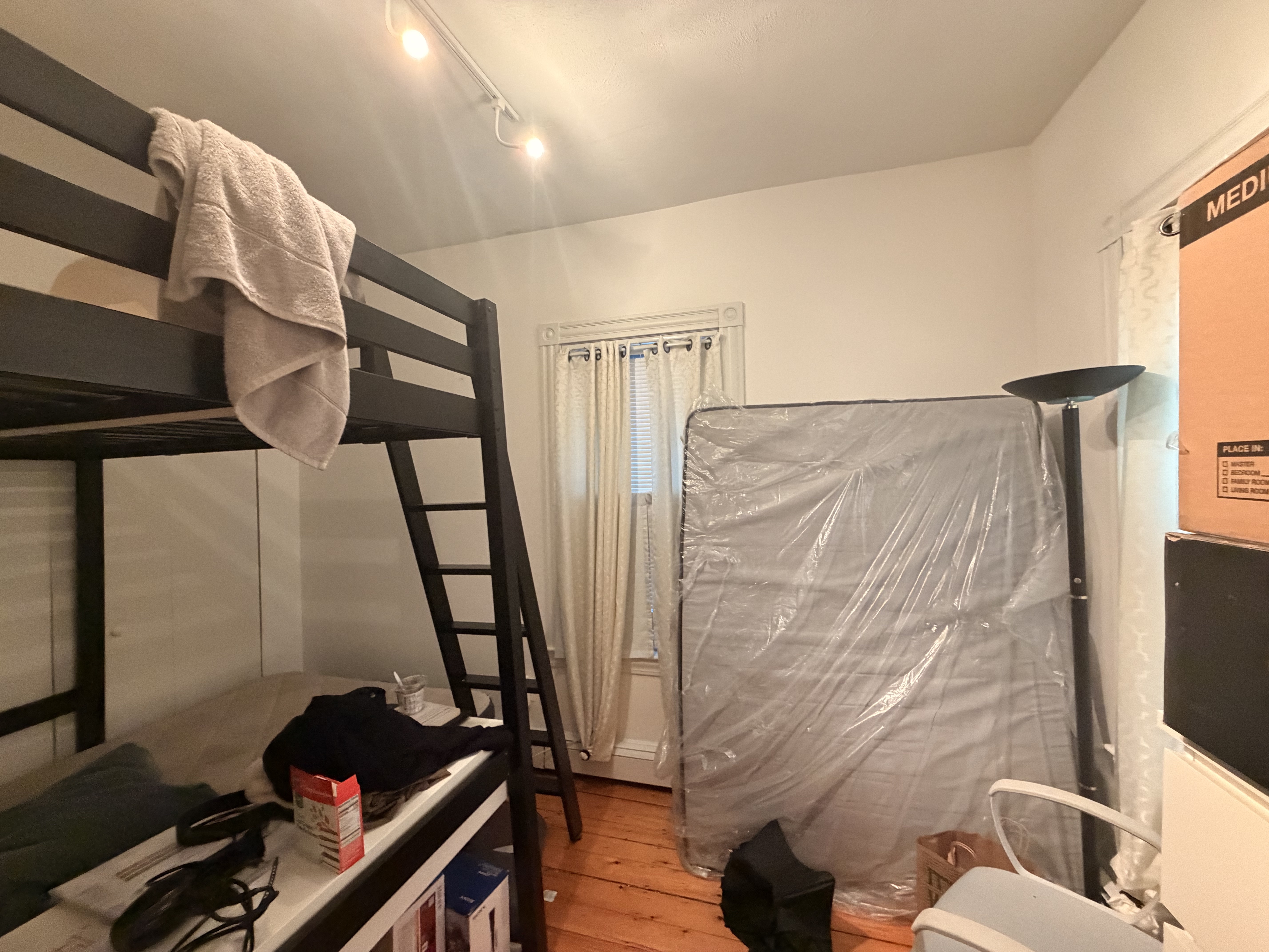 Photos of apartment on Pleasant St.,Cambridge MA 02139