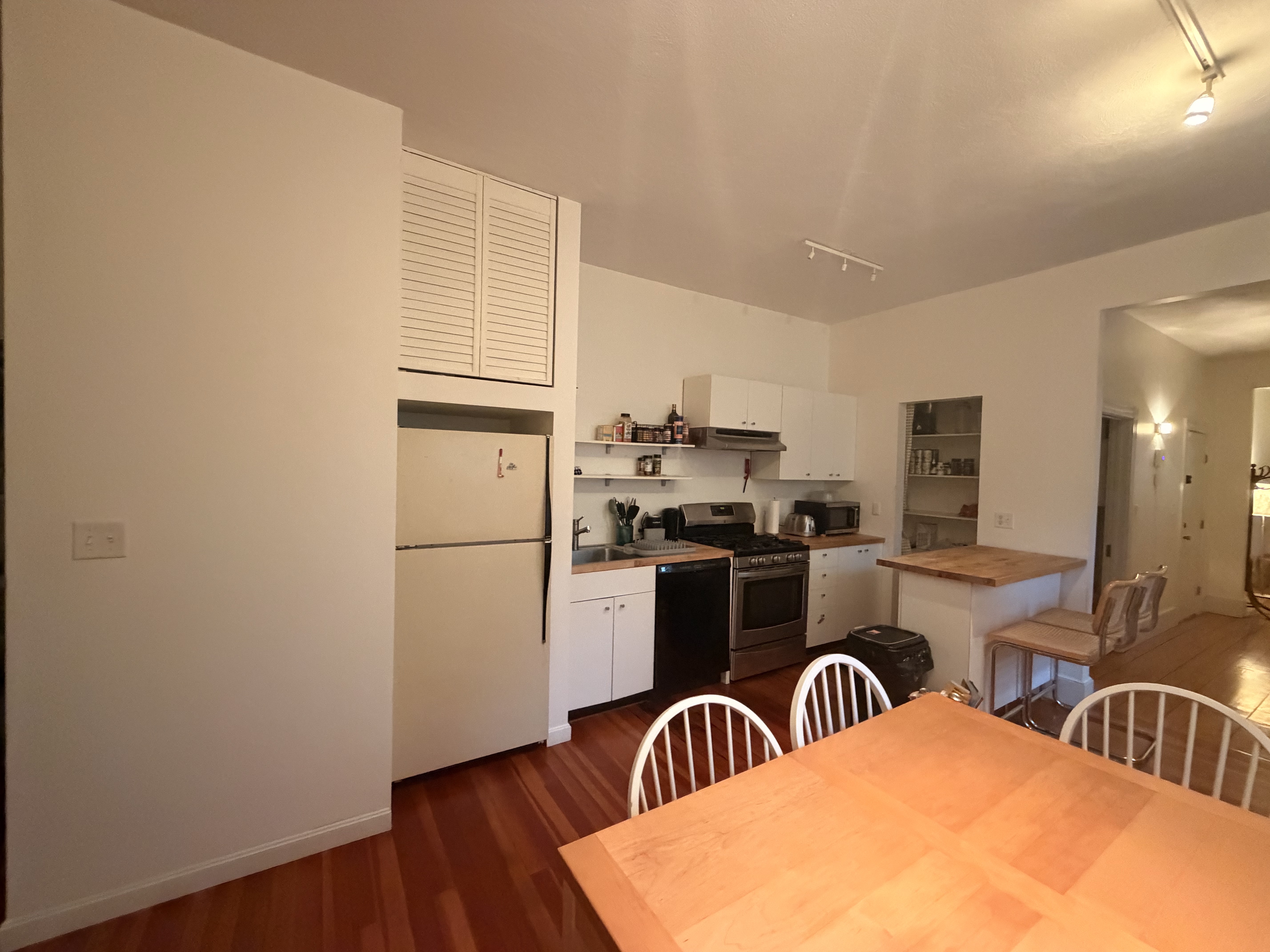 Photos of apartment on Pleasant St.,Cambridge MA 02139
