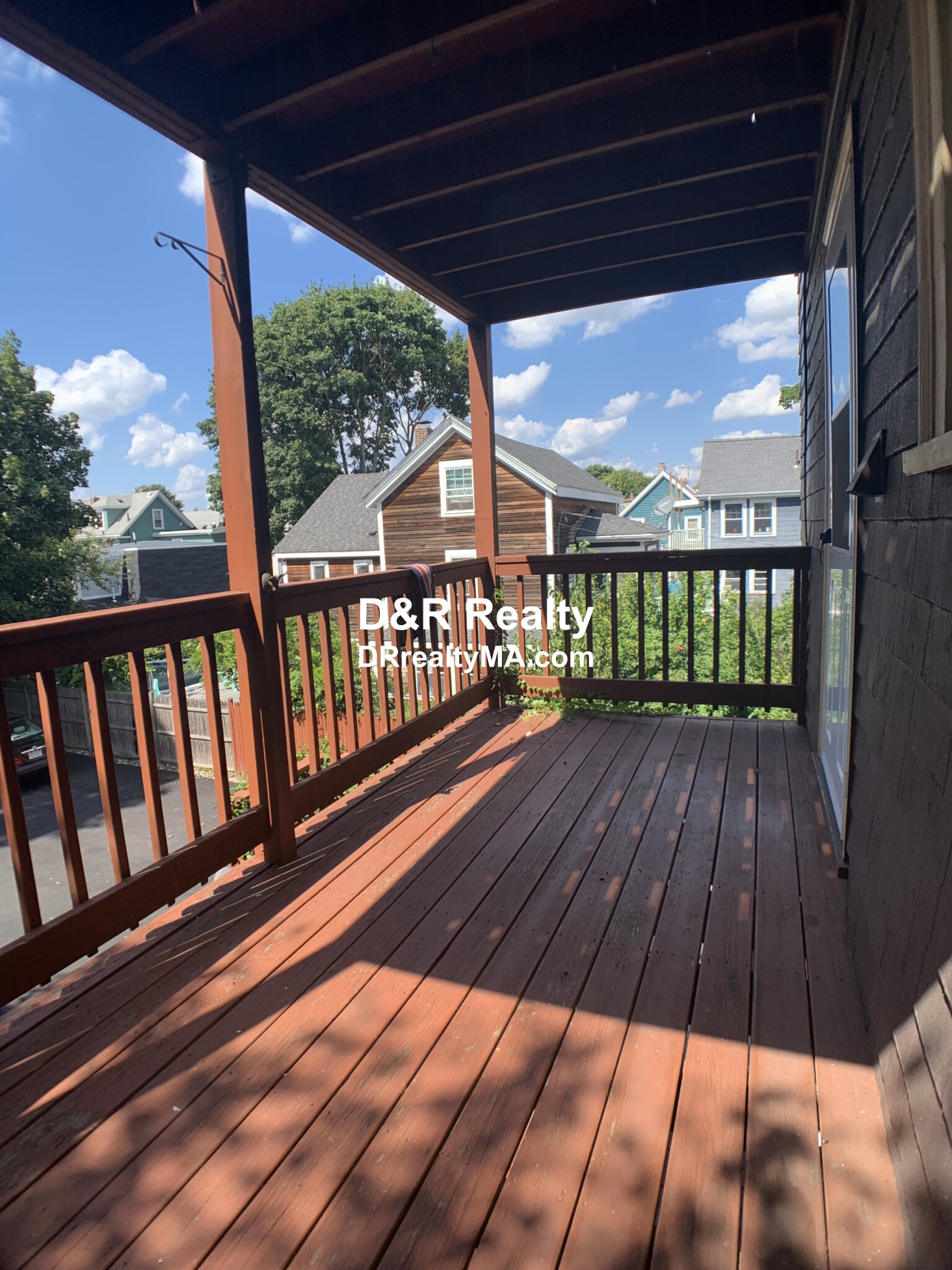 16 Montgomery Ave, Davis Square