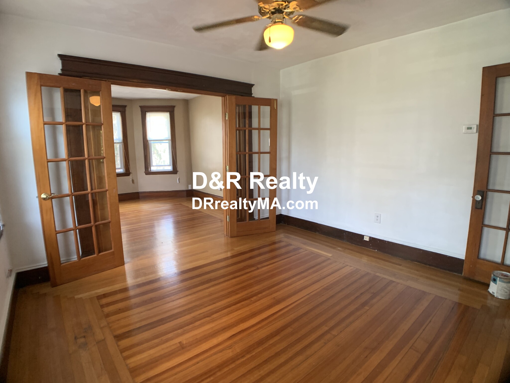 16 Montgomery Ave, Davis Square