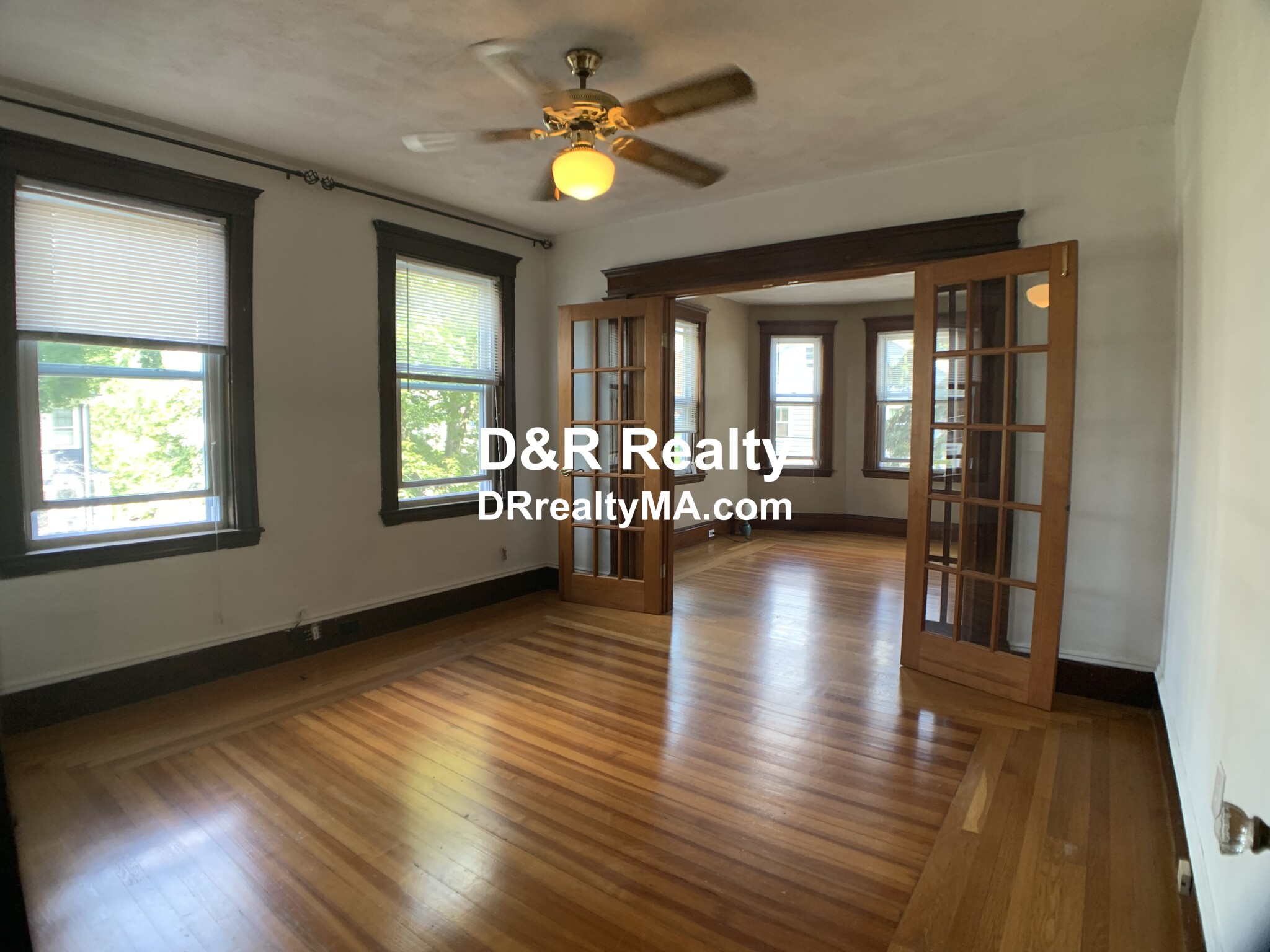 16 Montgomery Ave, Davis Square