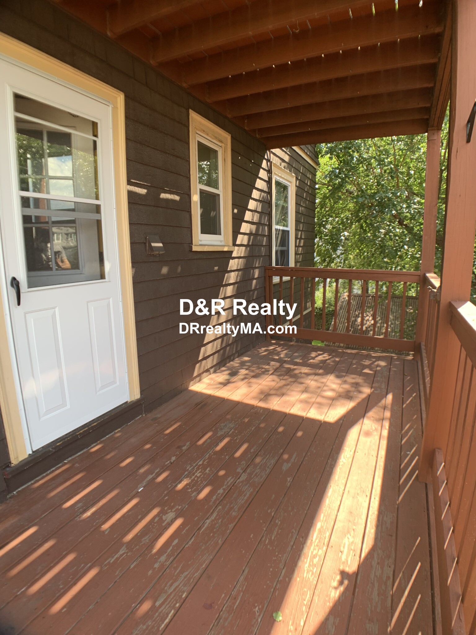 16 Montgomery Ave, Davis Square