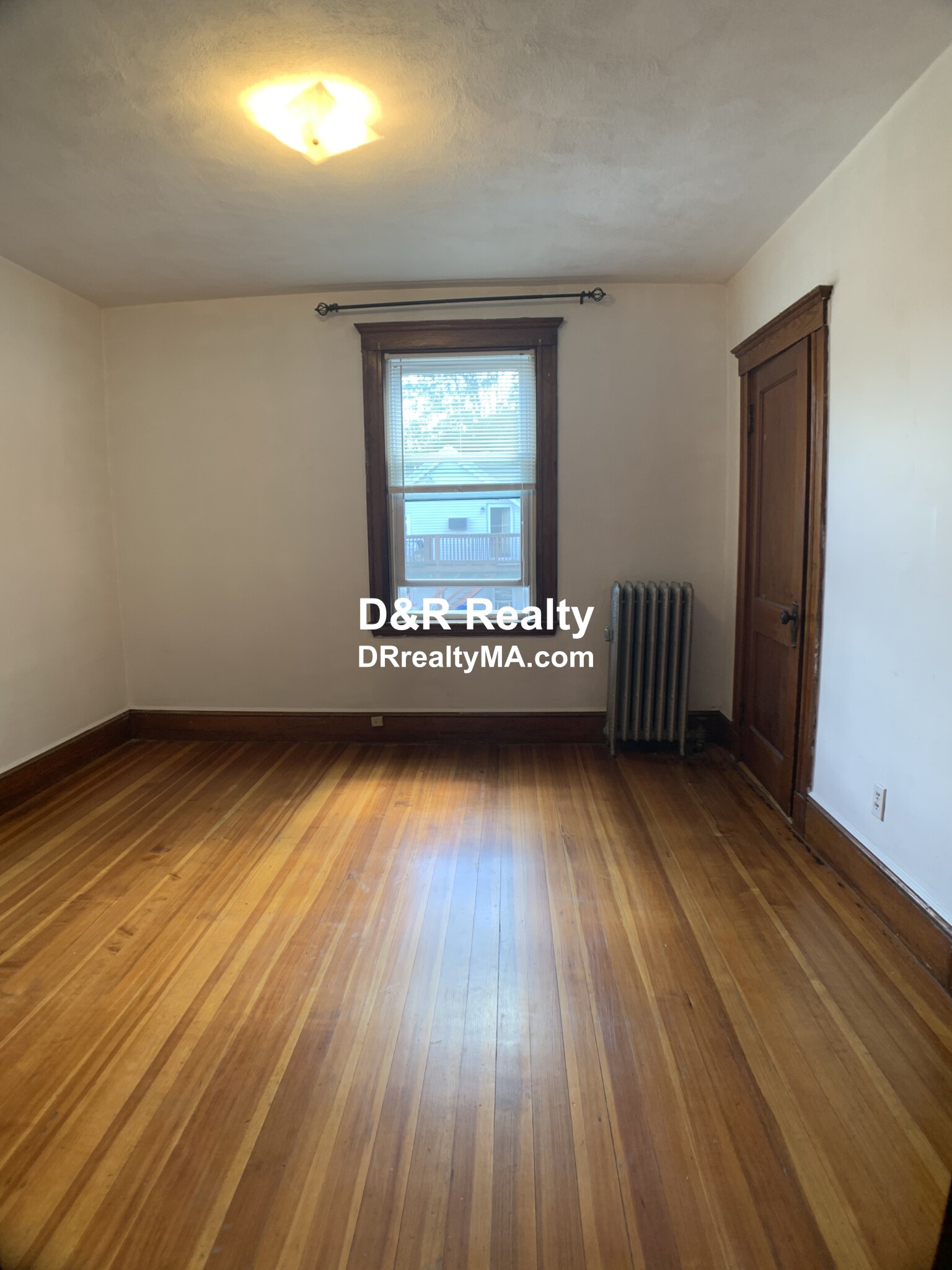 16 Montgomery Ave, Davis Square