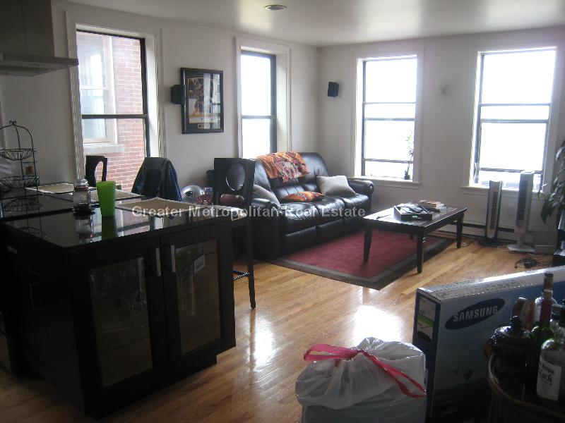 484 Commercial St, North End