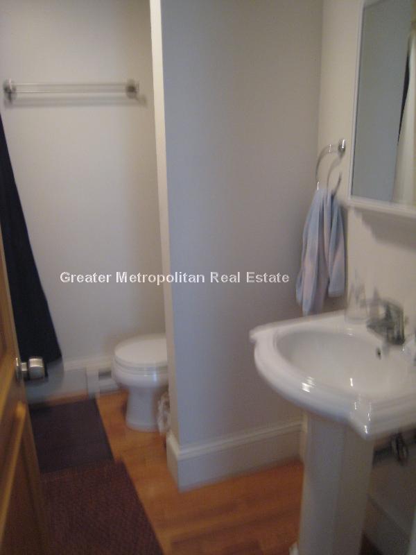 484 Commercial St, North End