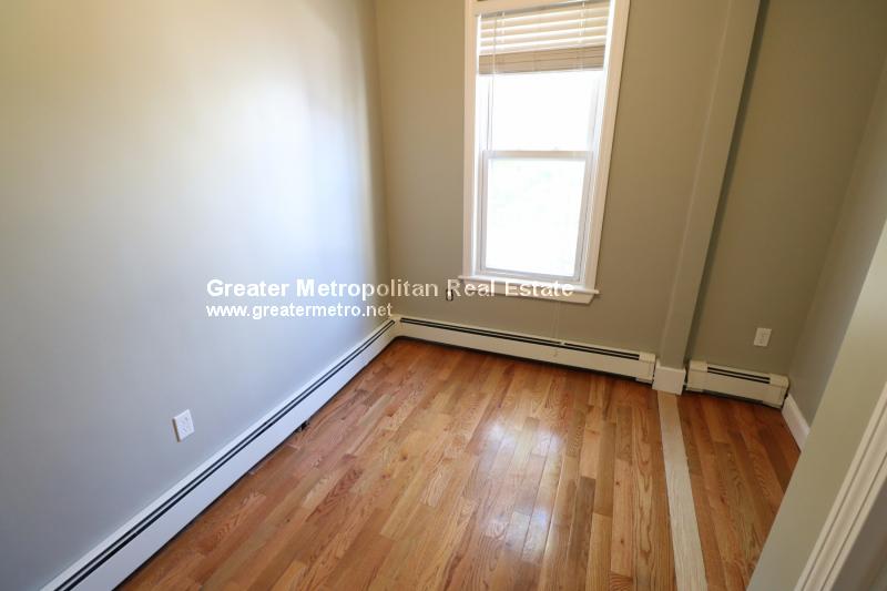 594 4th St, South Boston