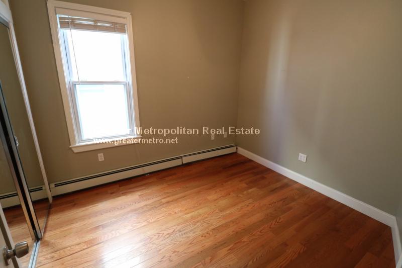 594 4th St, South Boston