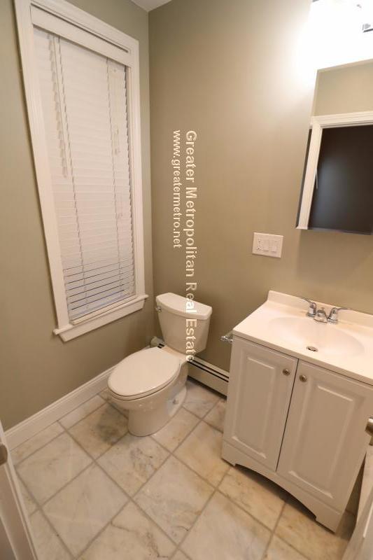 594 4th St, South Boston