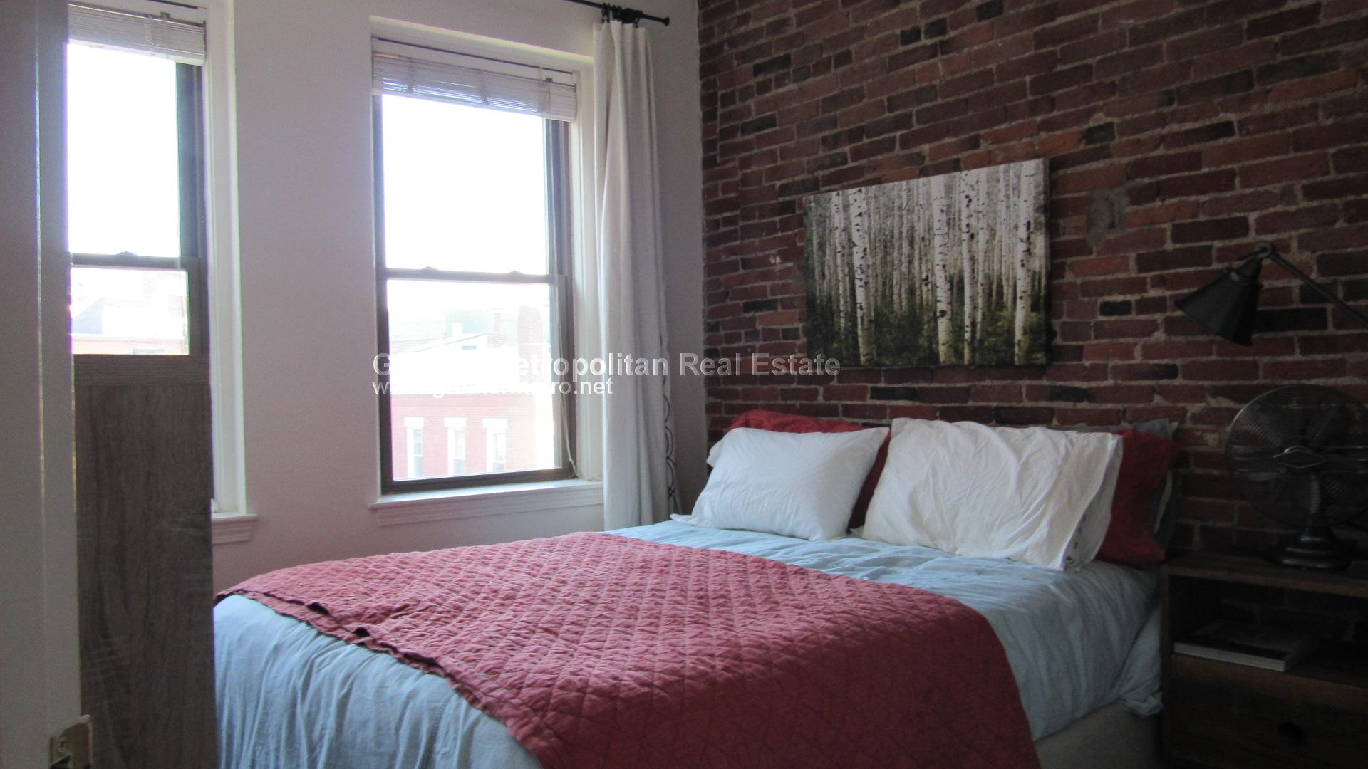 351 North St, North End