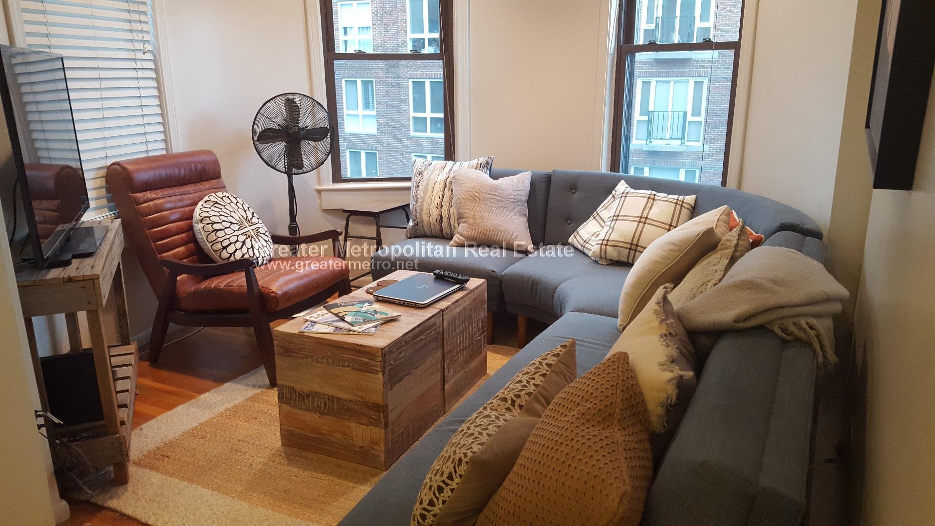 351 North St, North End