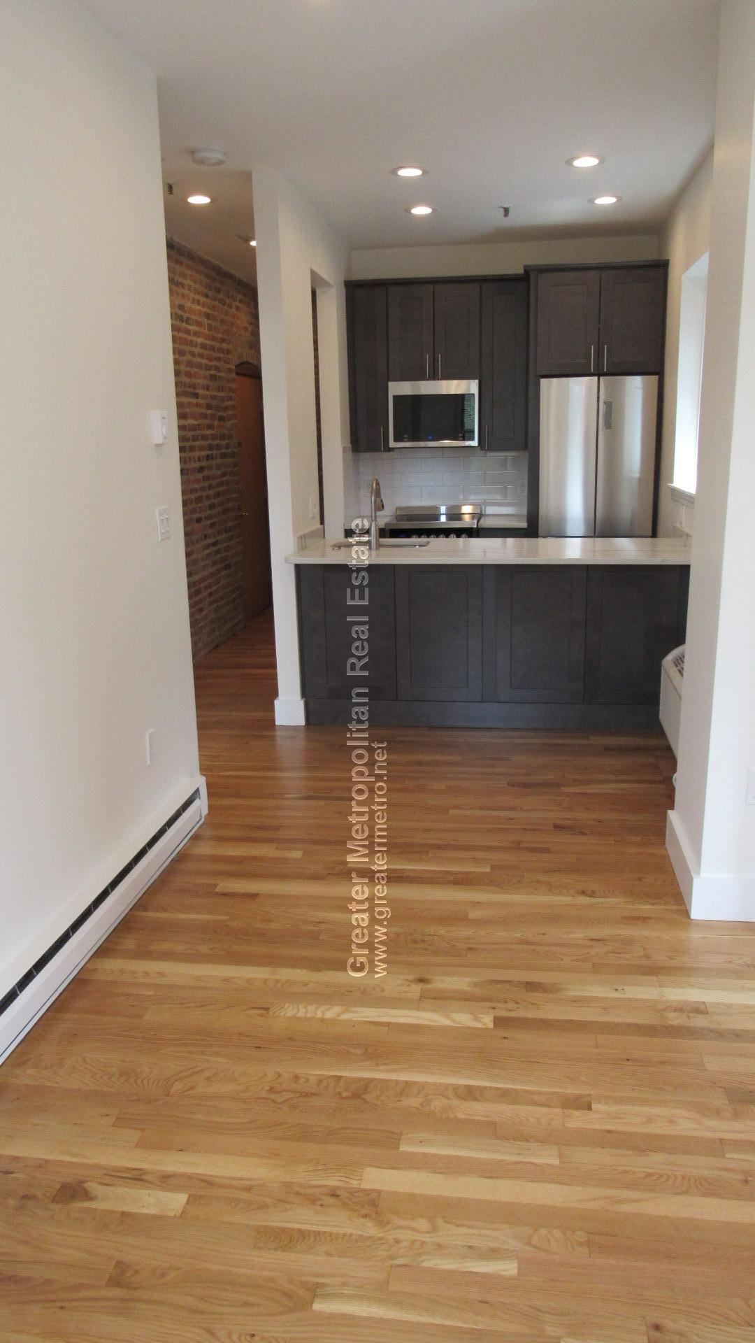 351 North St, North End