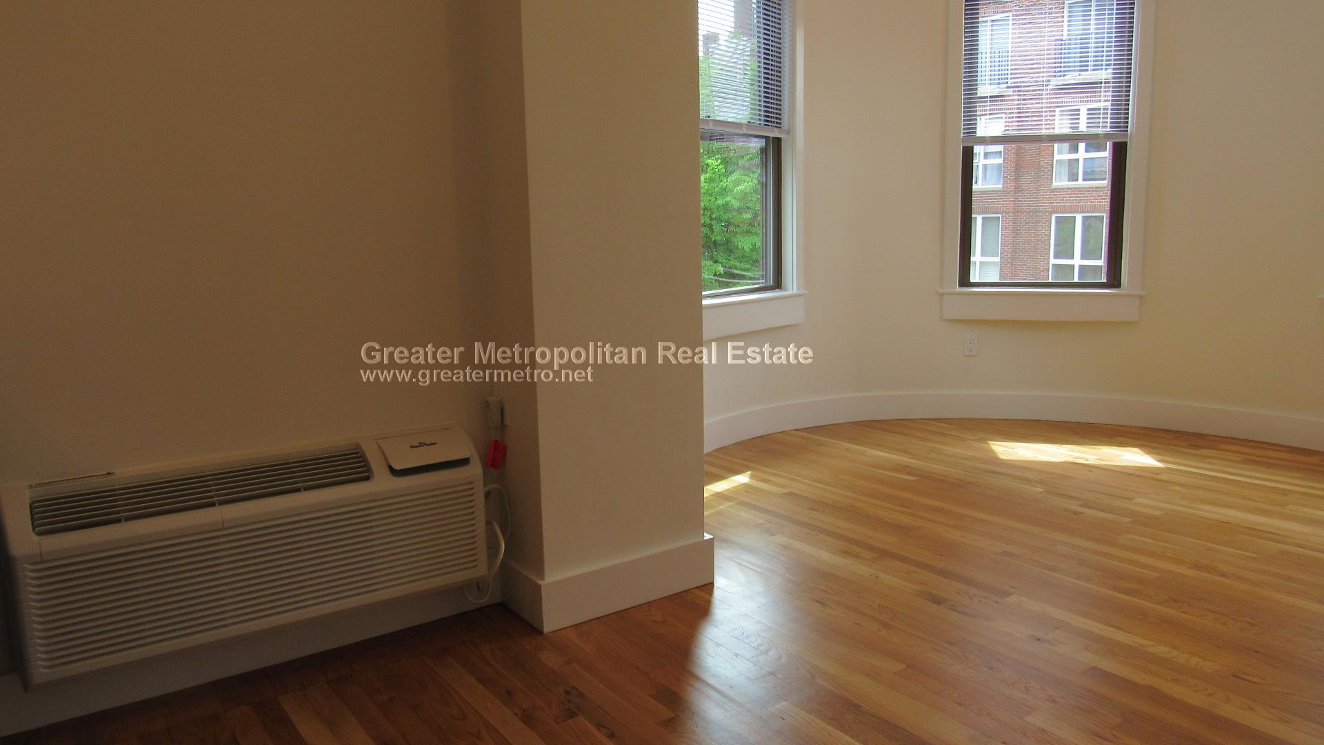 351 North St, North End