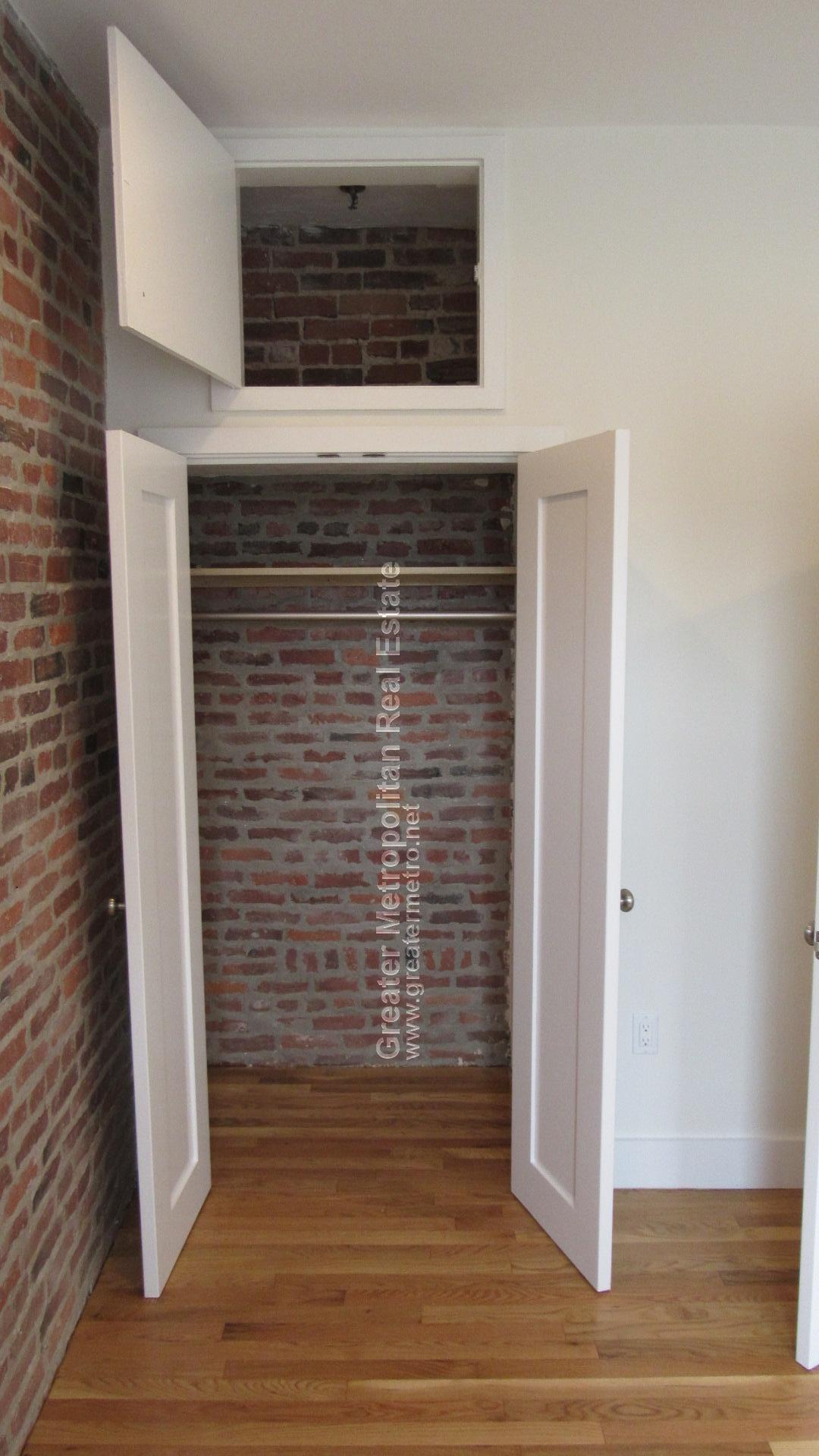 351 North St, North End