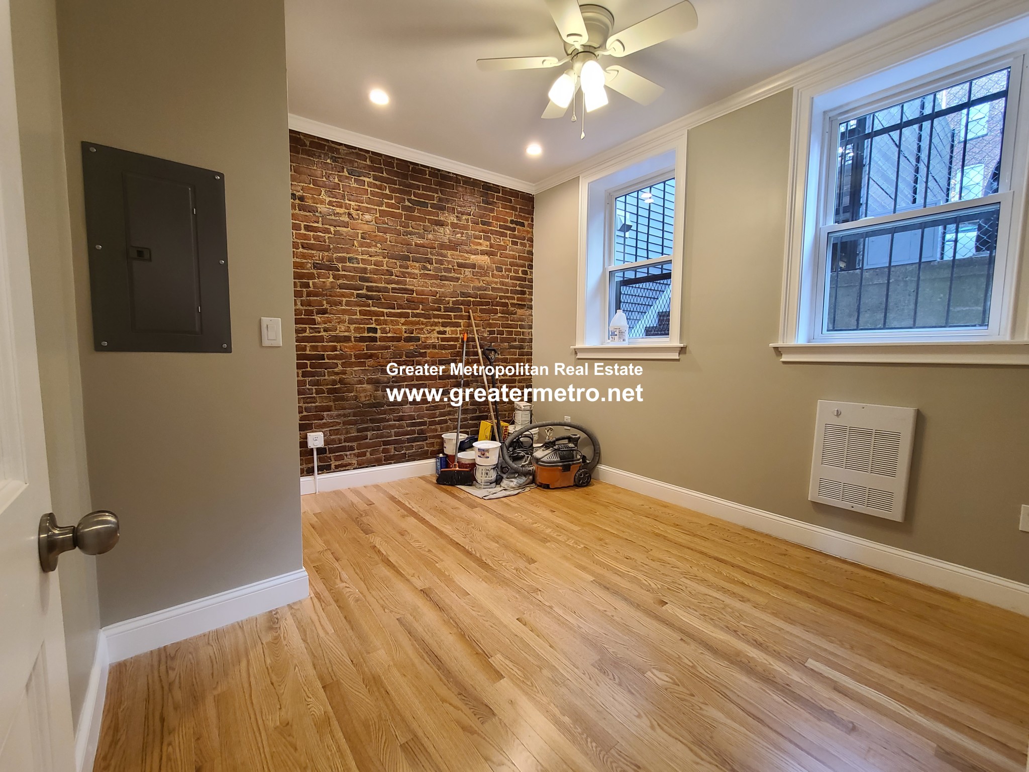 470 Commercial St, North End