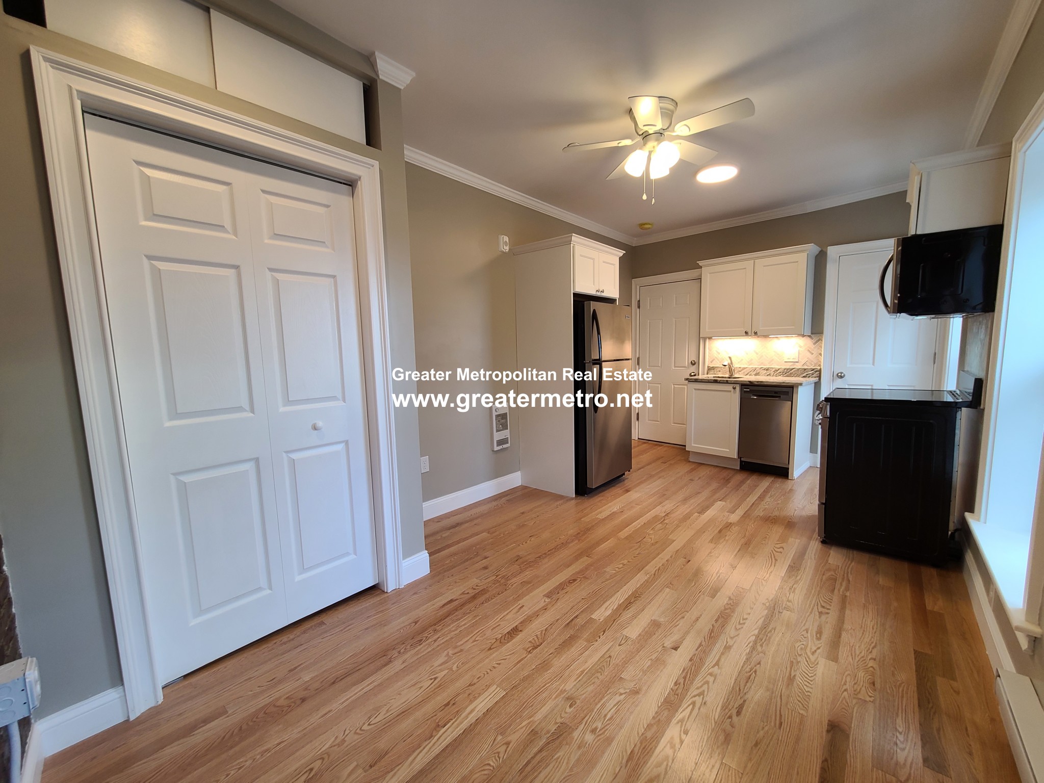 470 Commercial St, North End