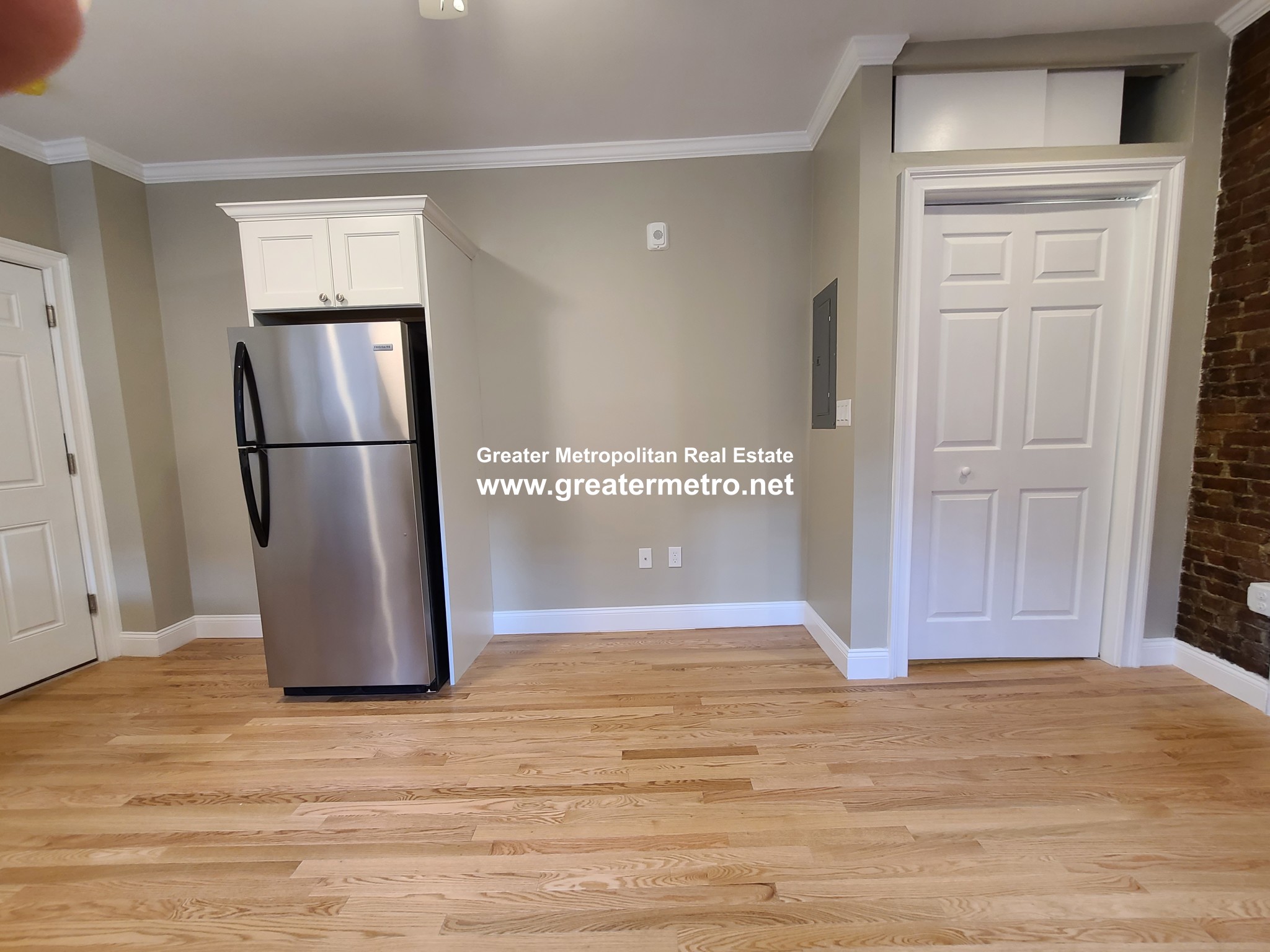 470 Commercial St, North End