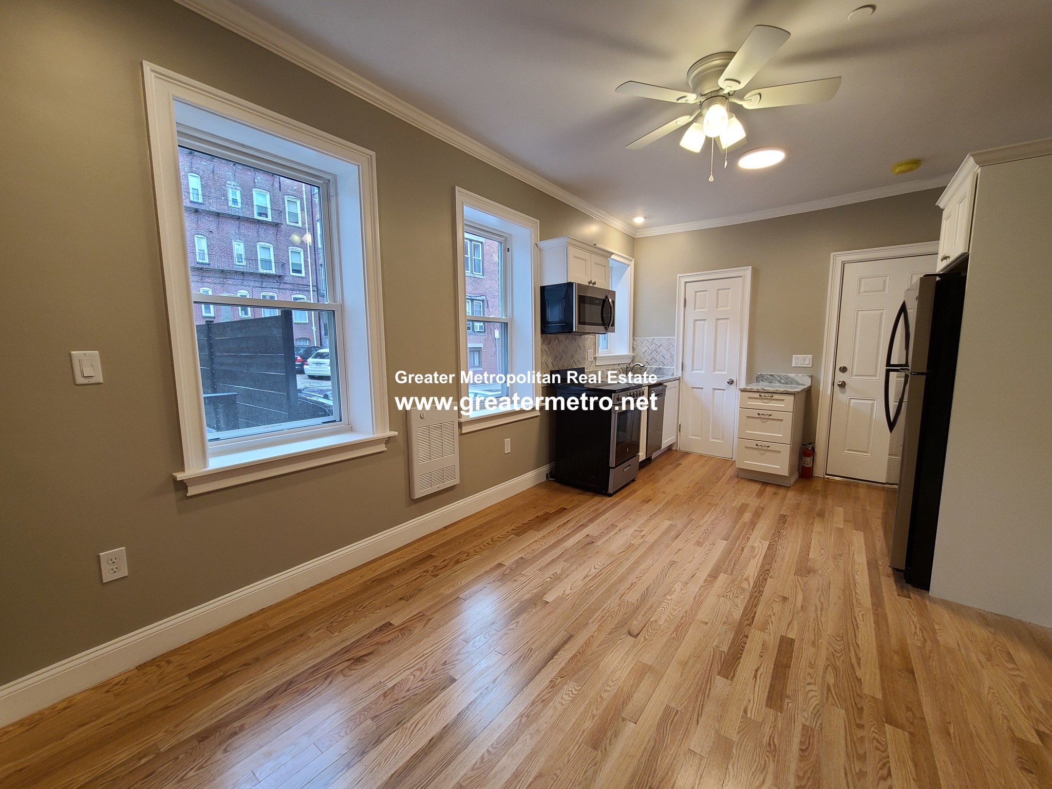 470 Commercial St, North End