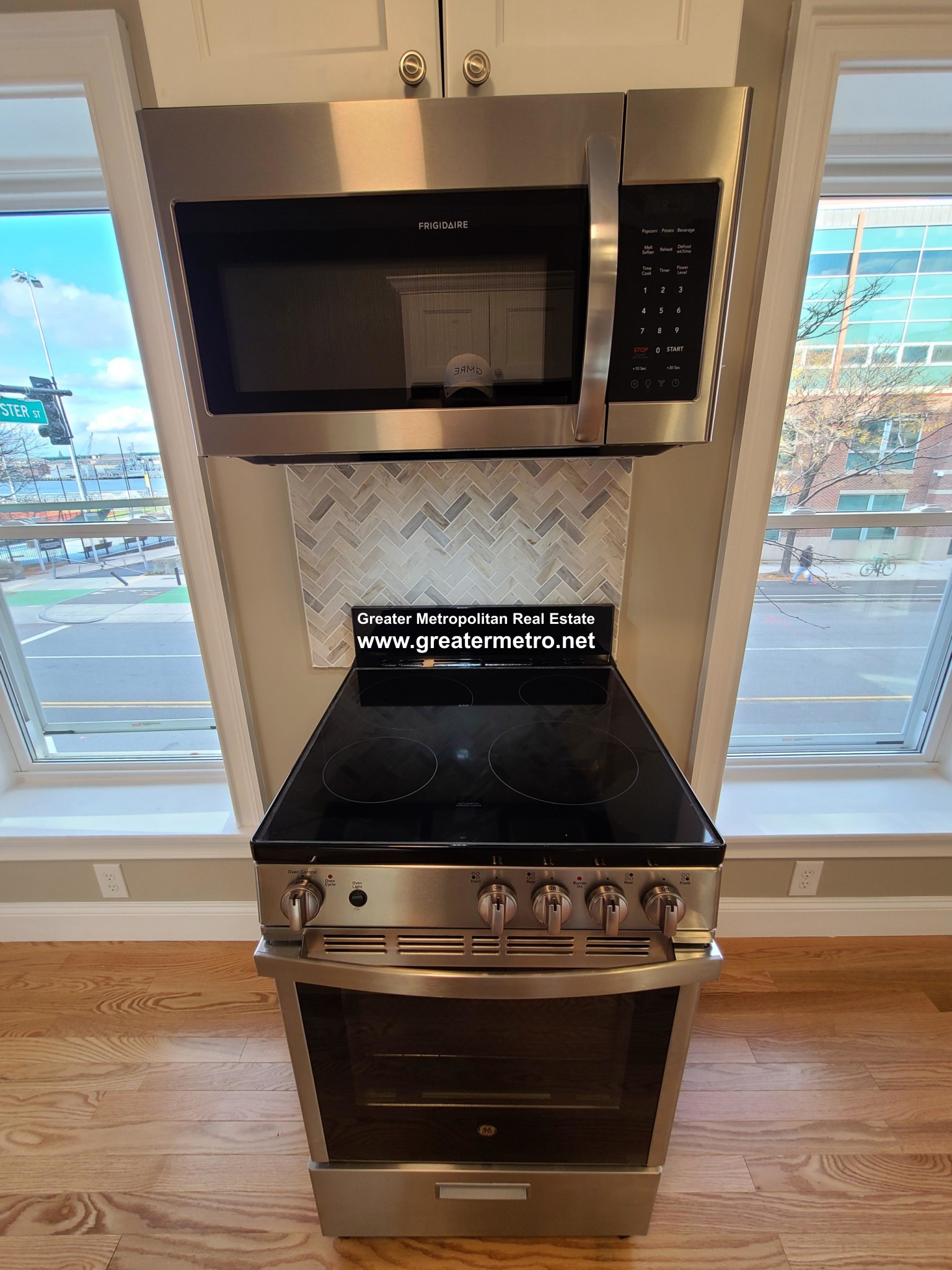 470 Commercial St, North End