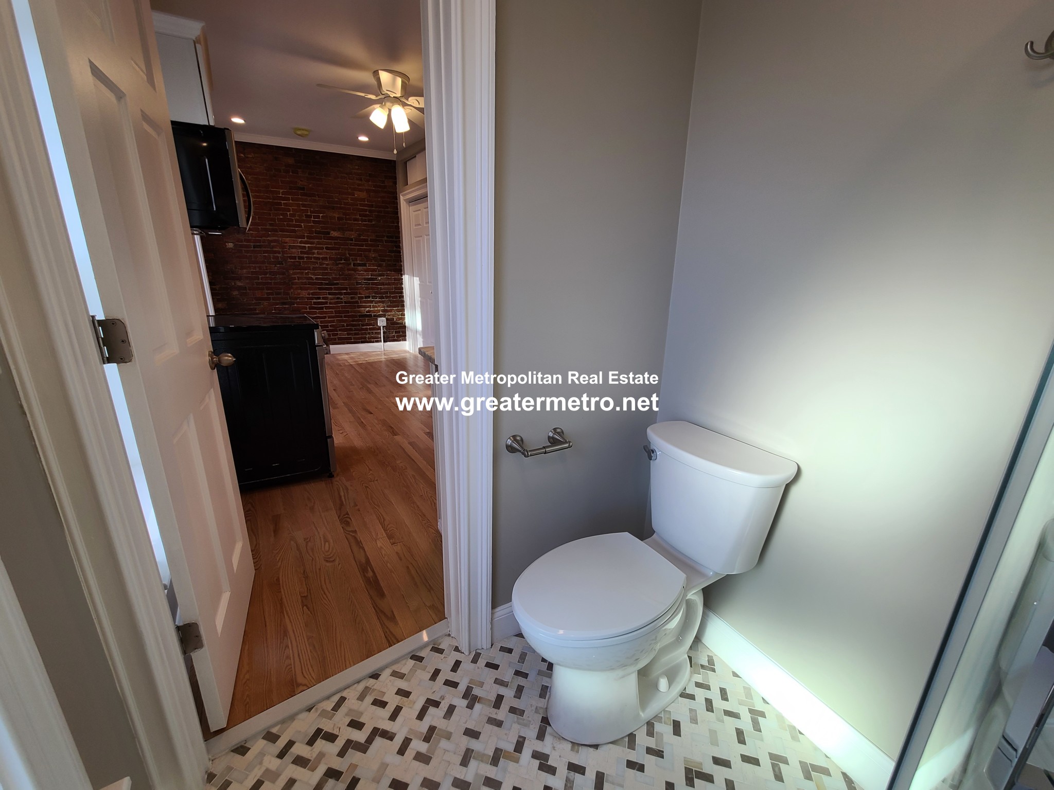 470 Commercial St, North End