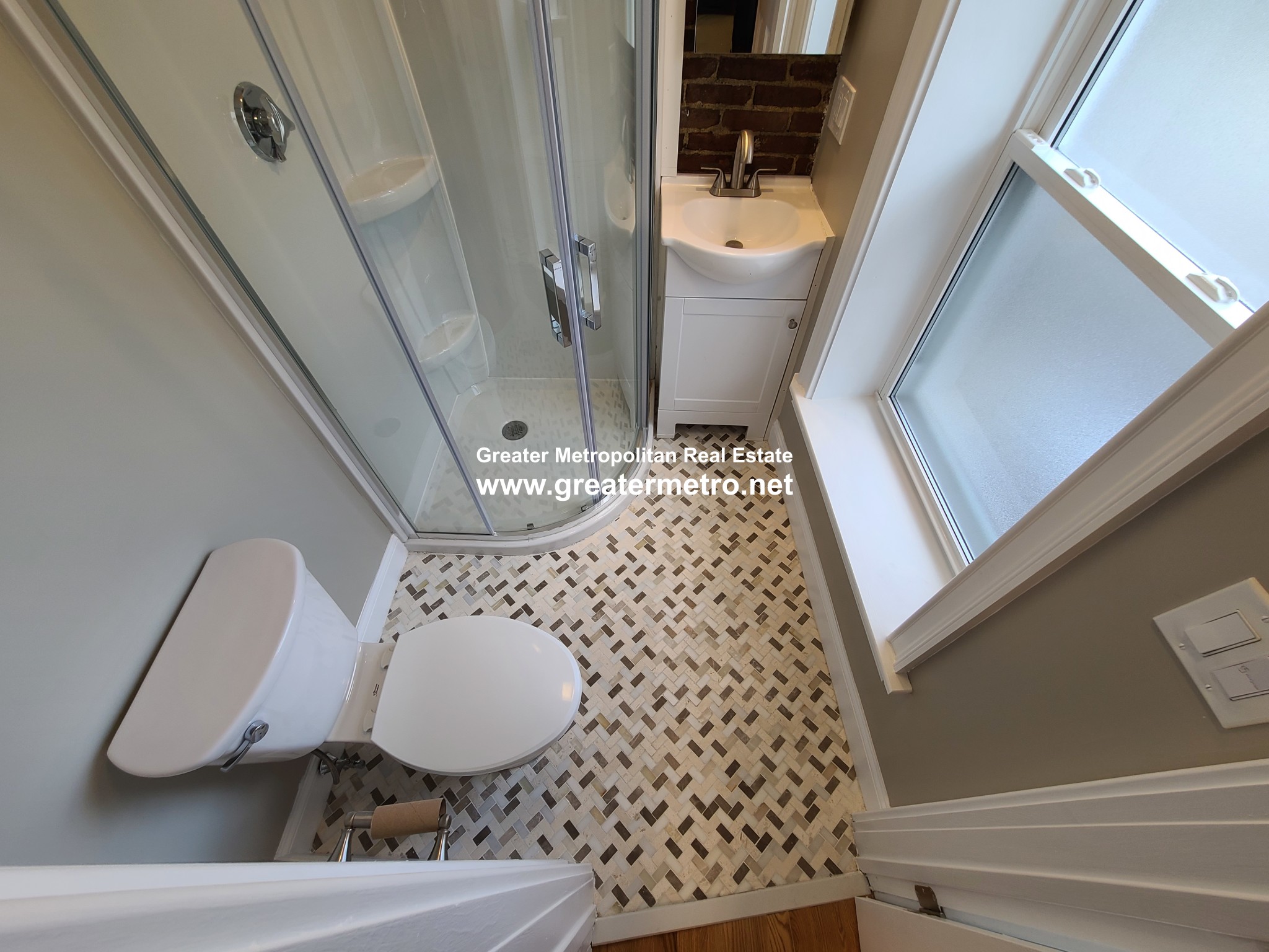 470 Commercial St, North End