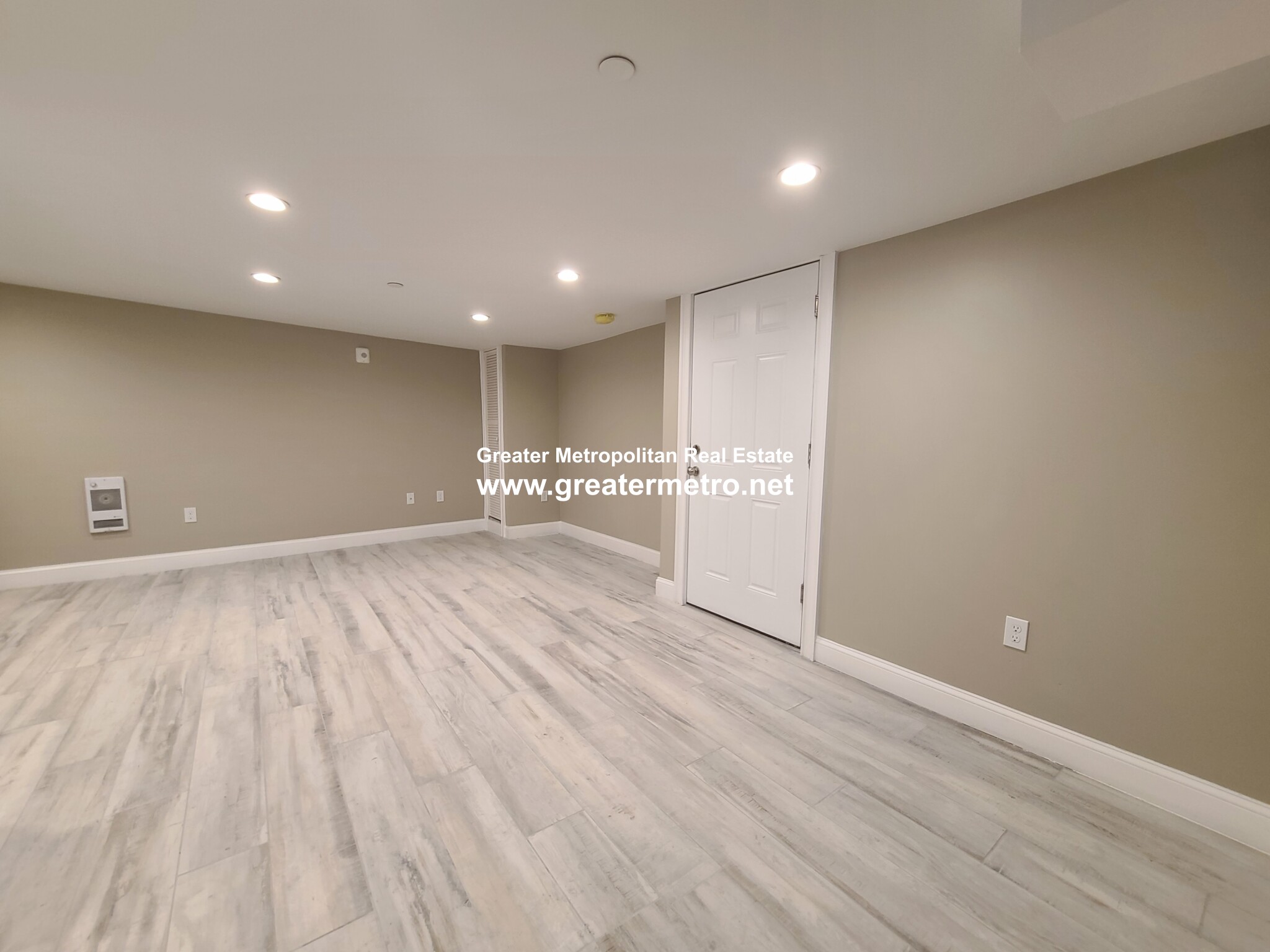 470 Commercial St, North End