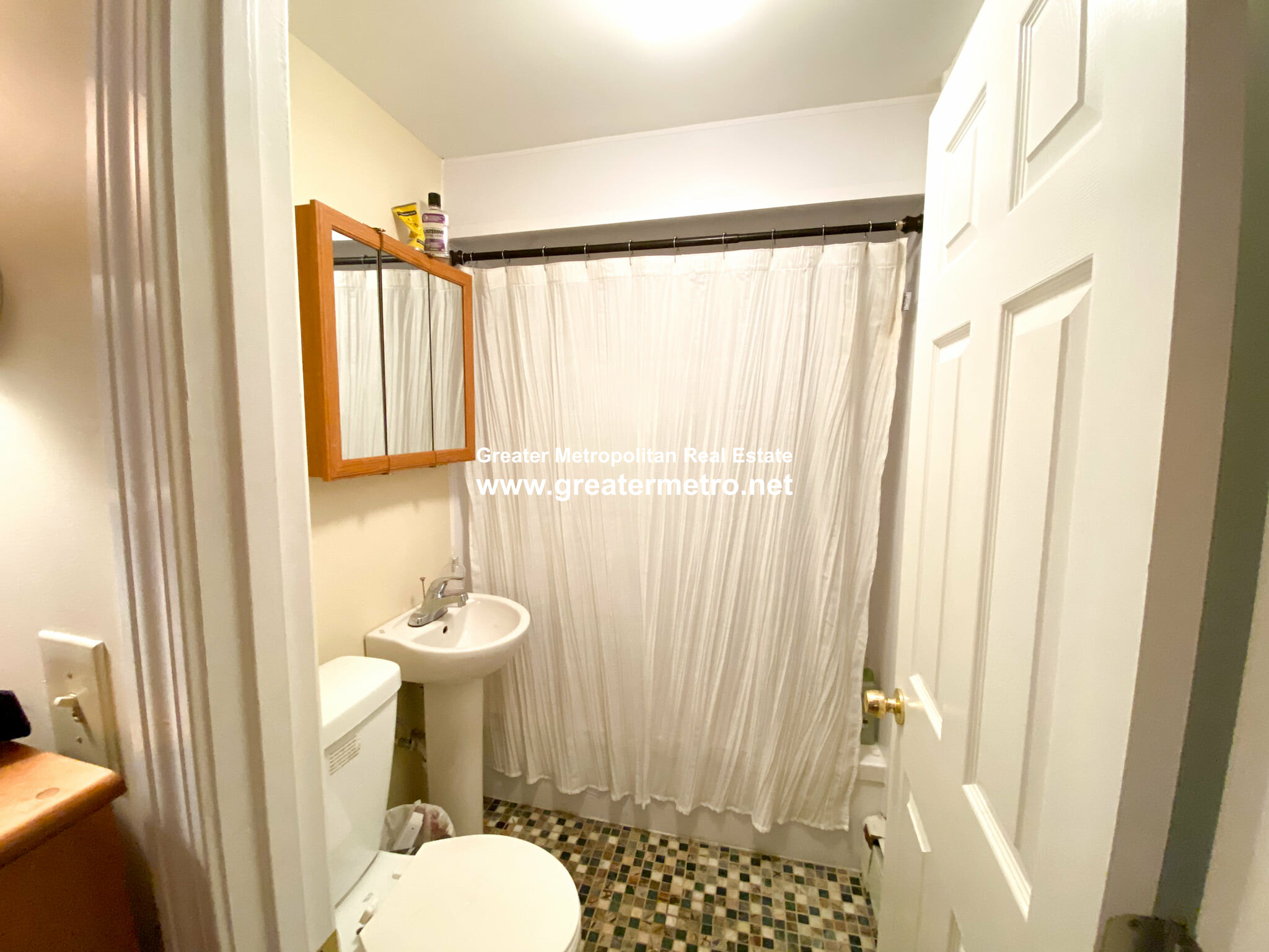 19 Greenough Ln, North End