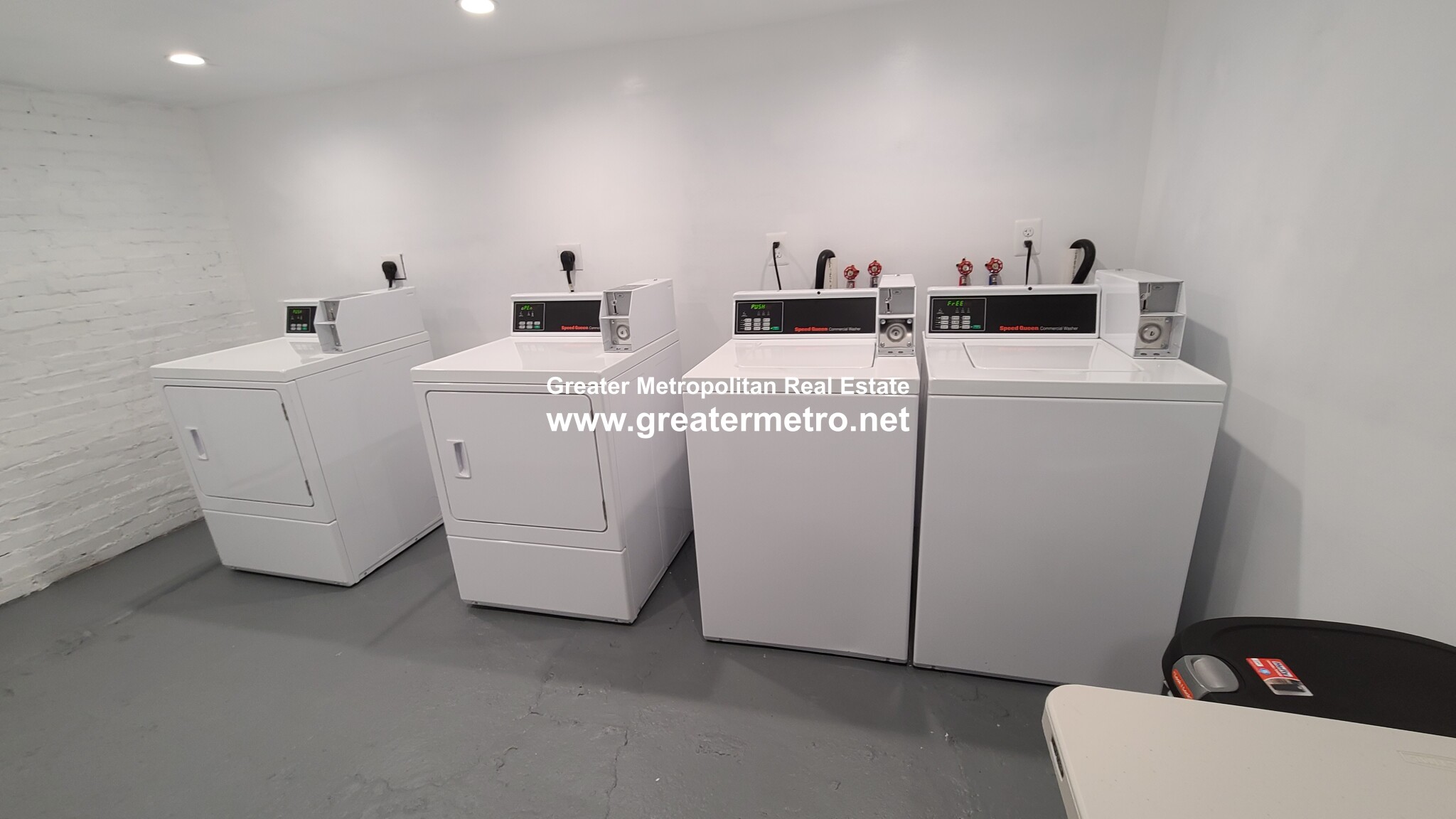 466 Commercial St, North End