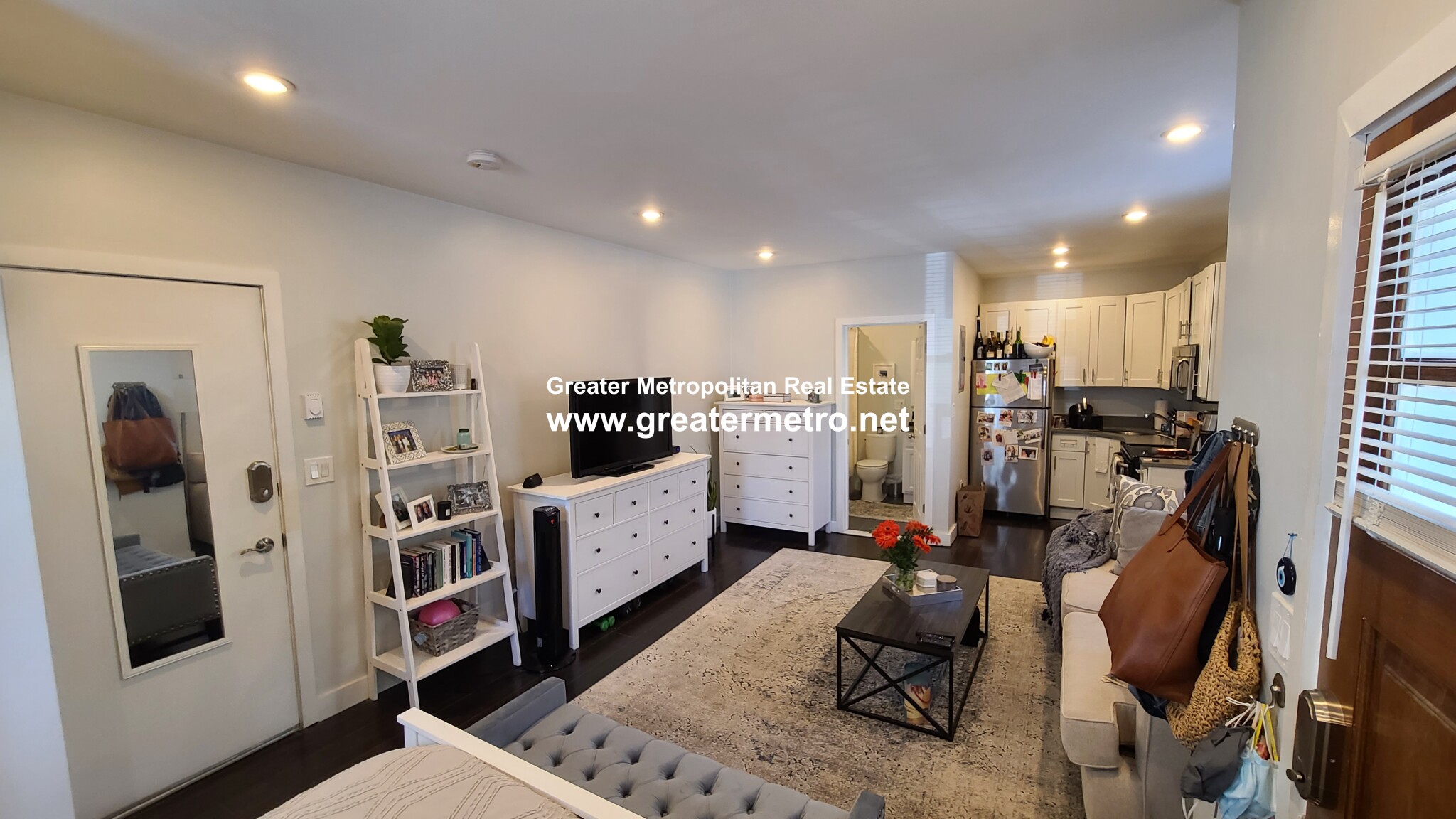 535 8th St, South Boston