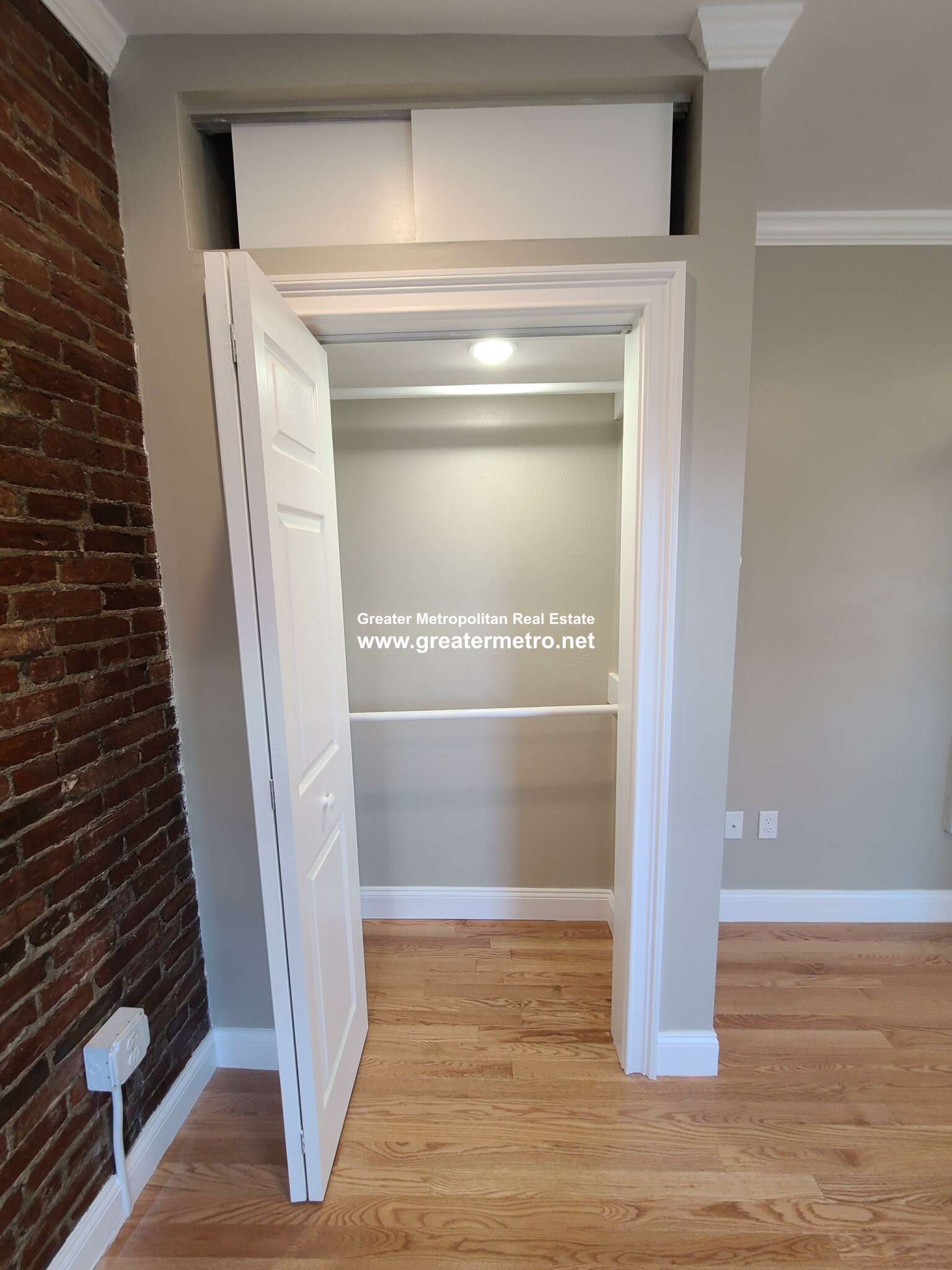 470 Commercial St, North End