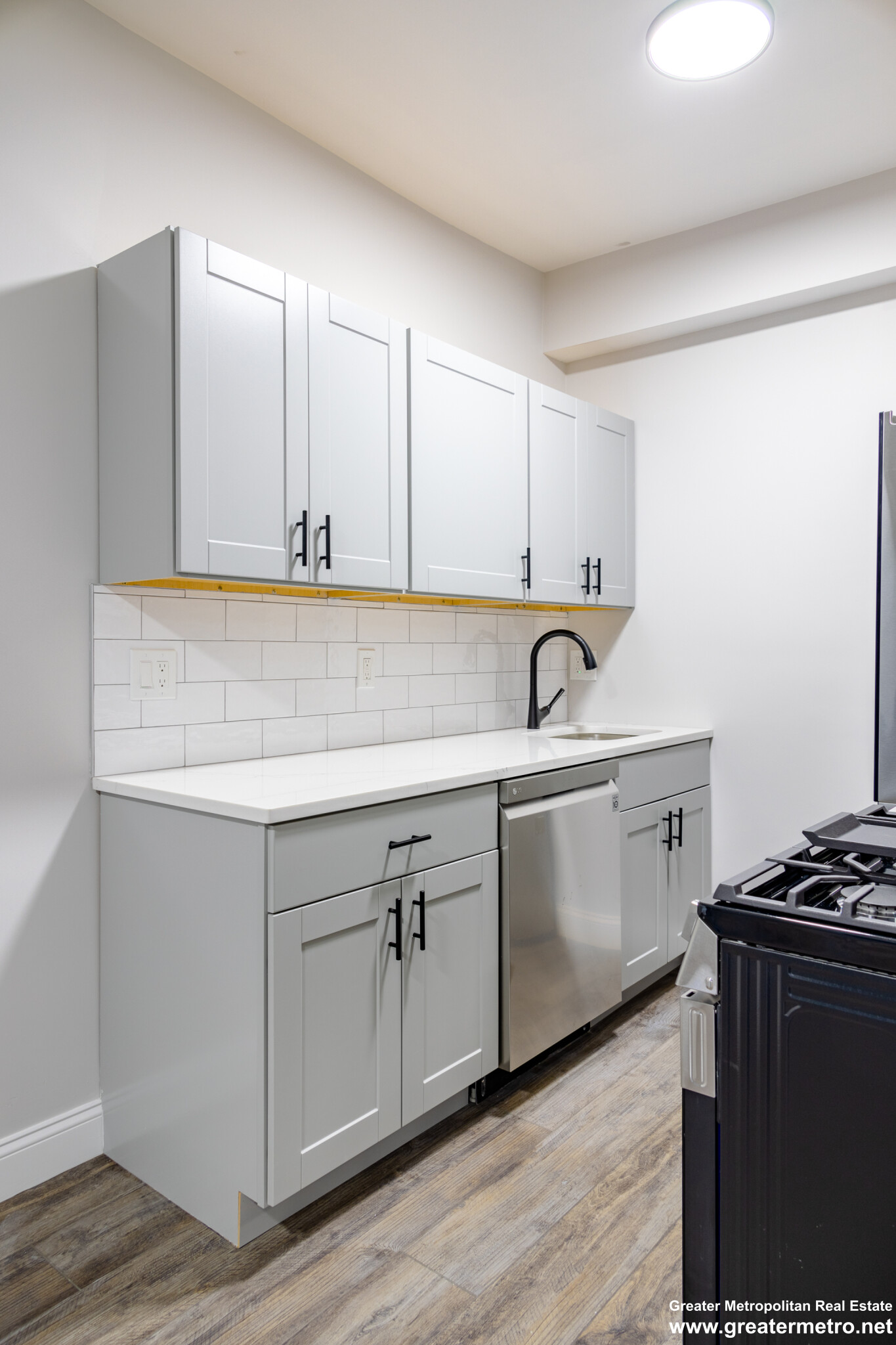 628 6th St, South Boston