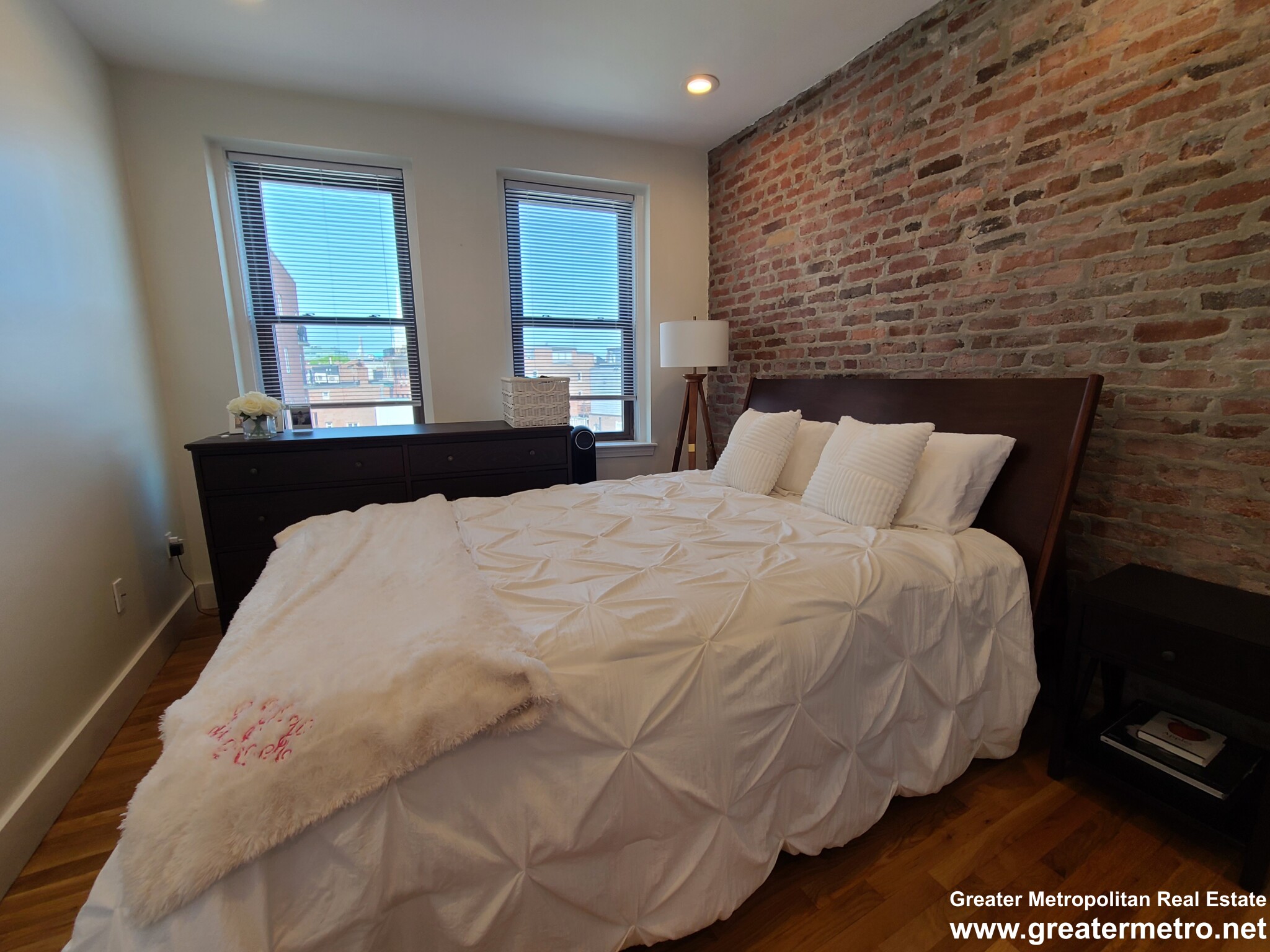 351 North St, North End