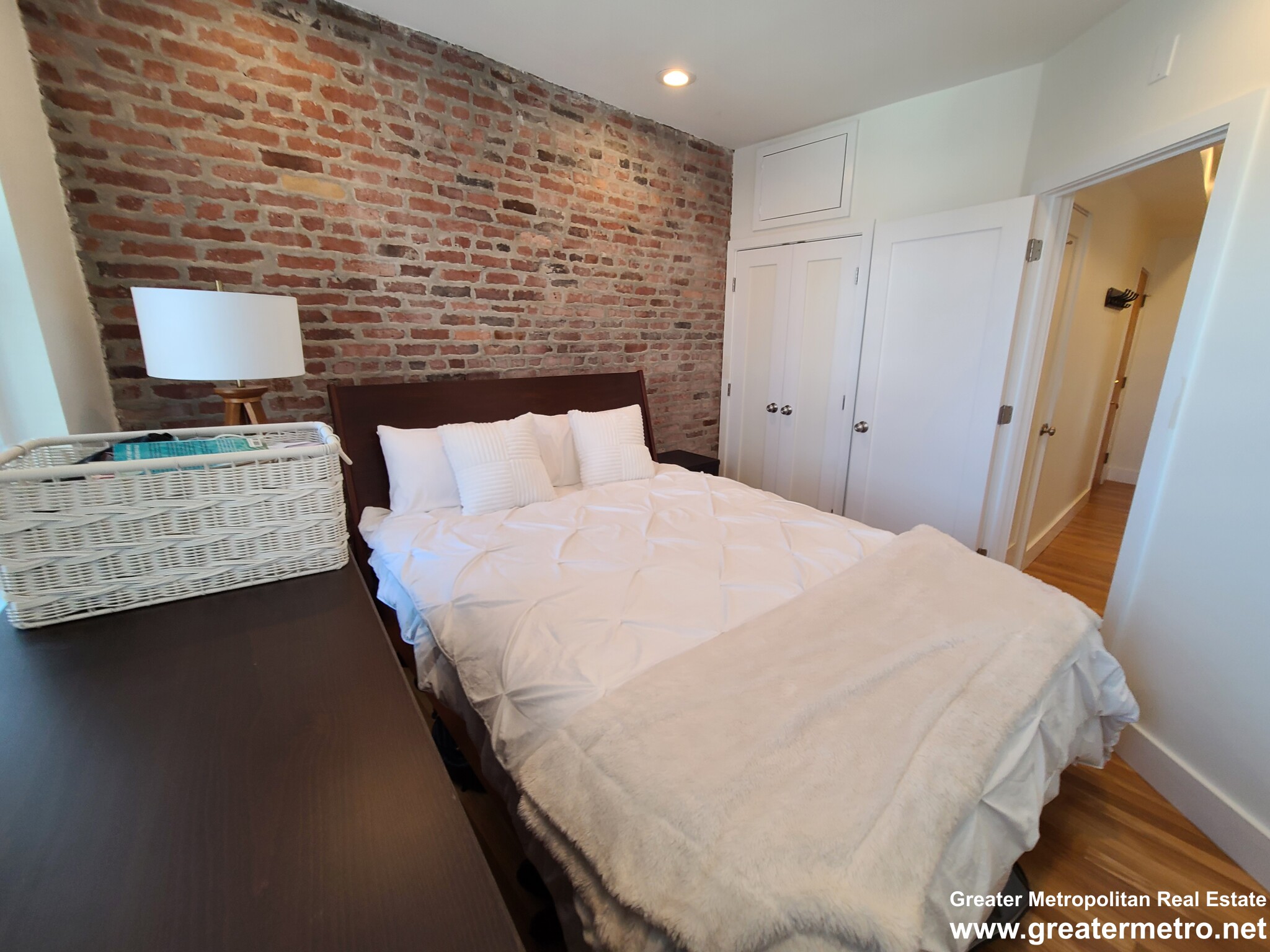 351 North St, North End