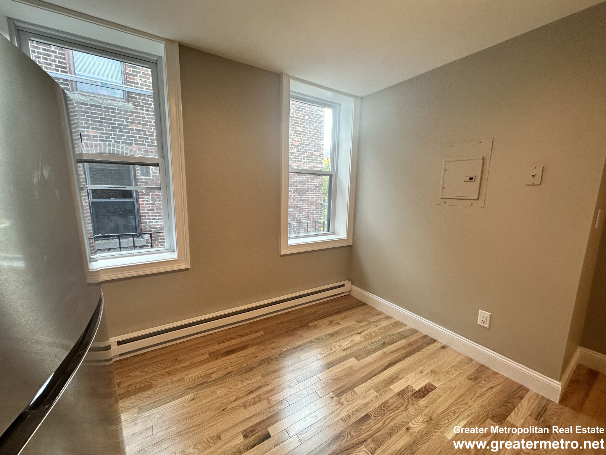 466 Commercial St, North End