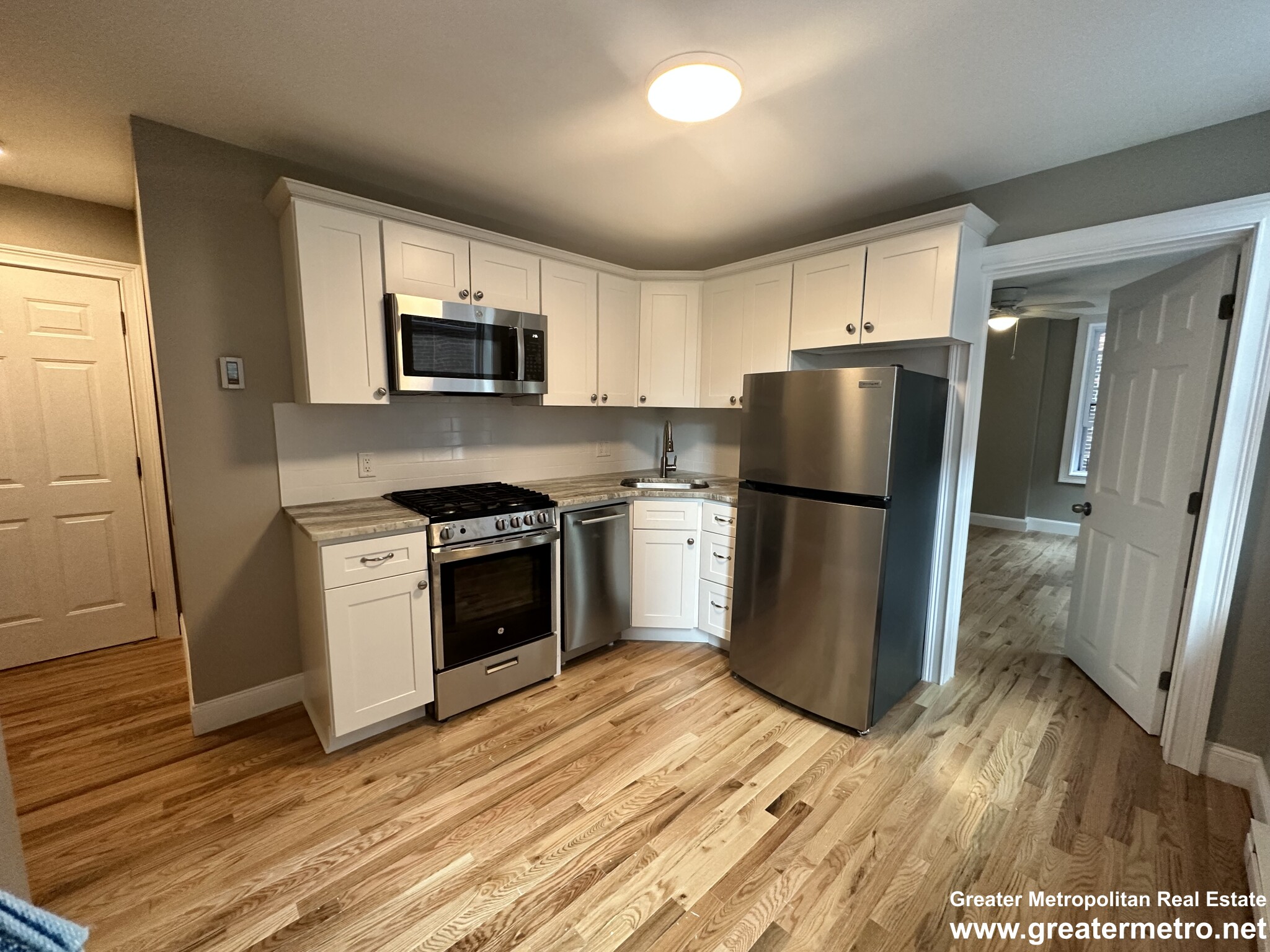 466 Commercial St, North End