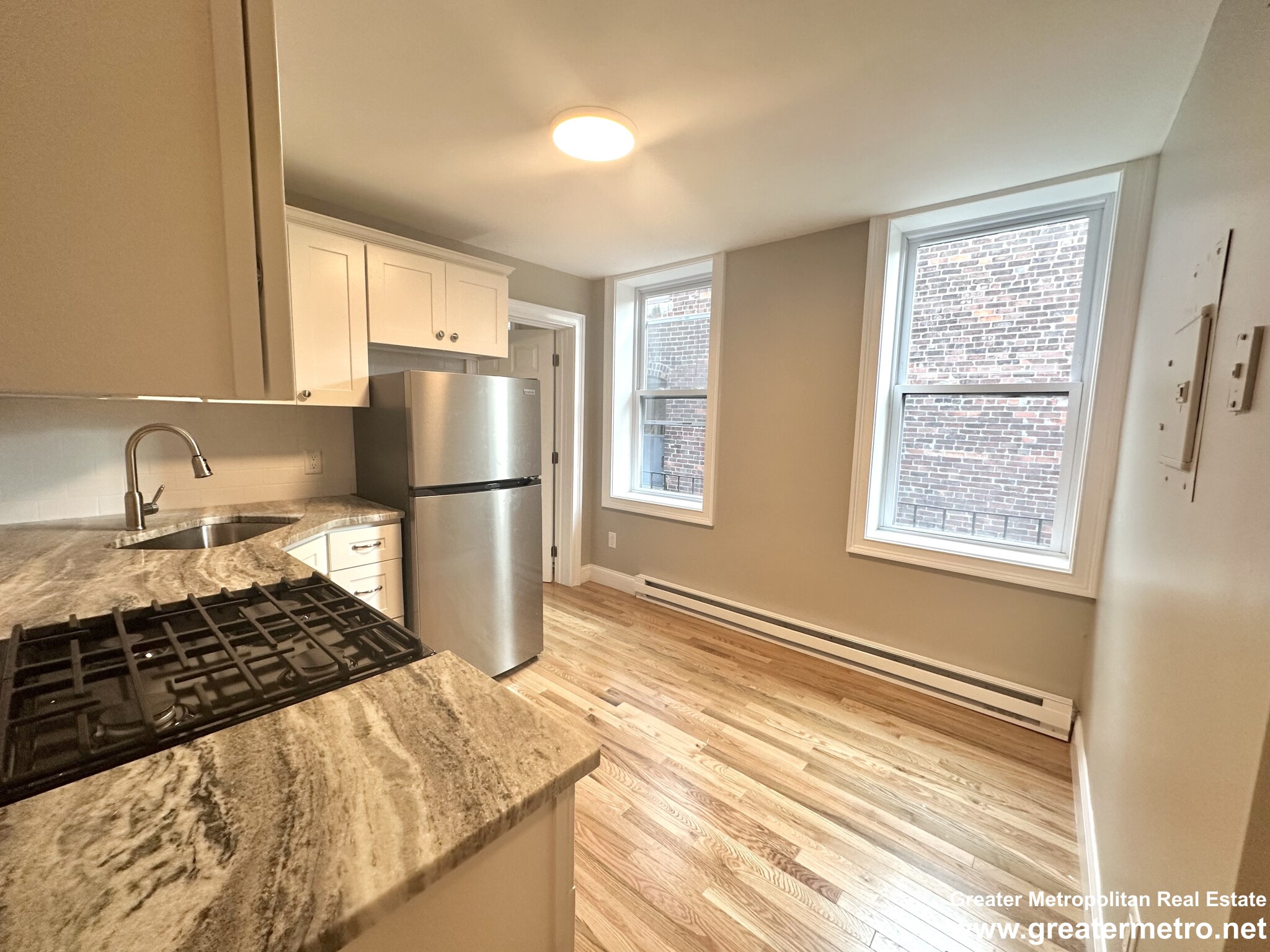 466 Commercial St, North End