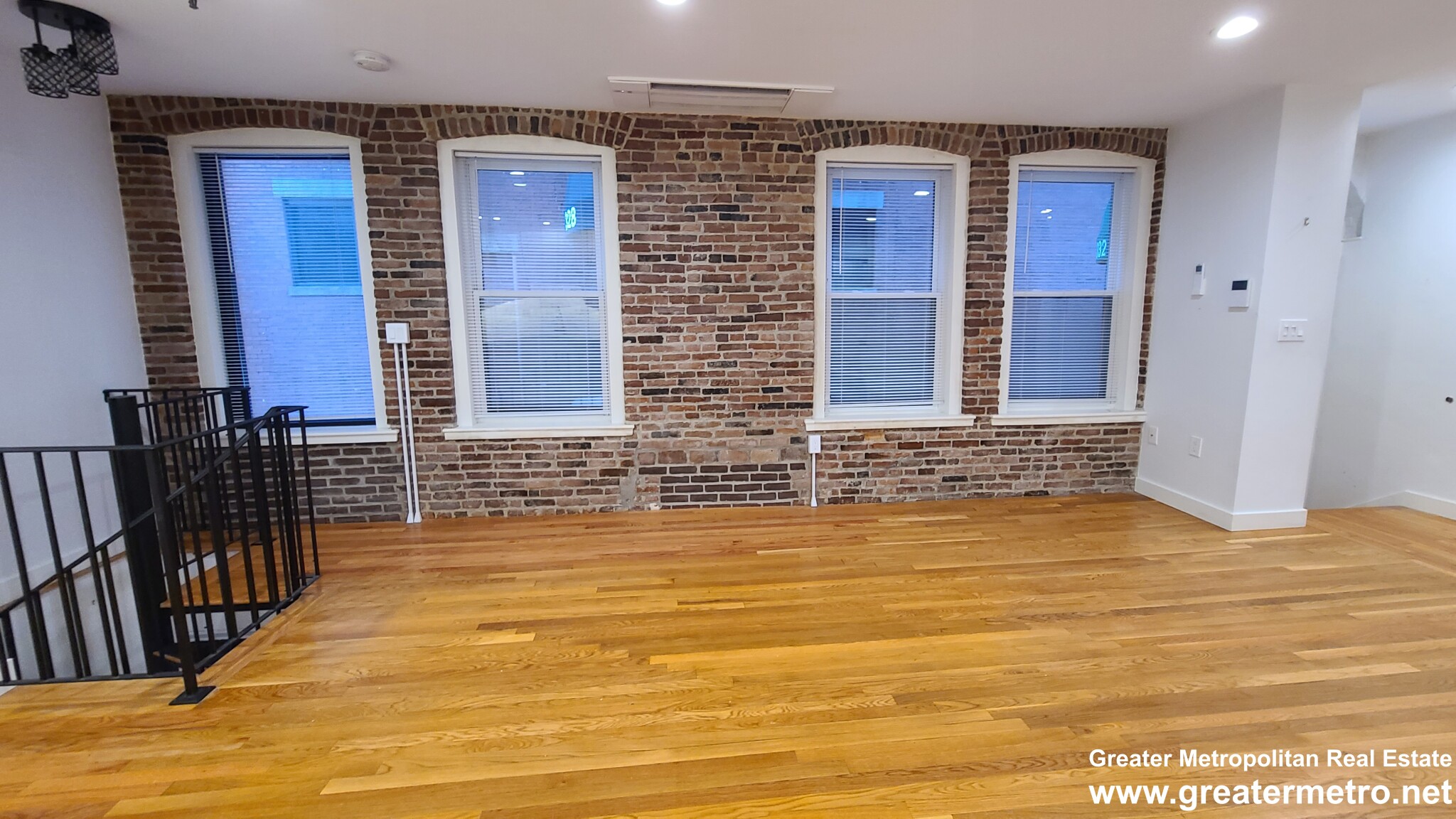 351 North St, North End