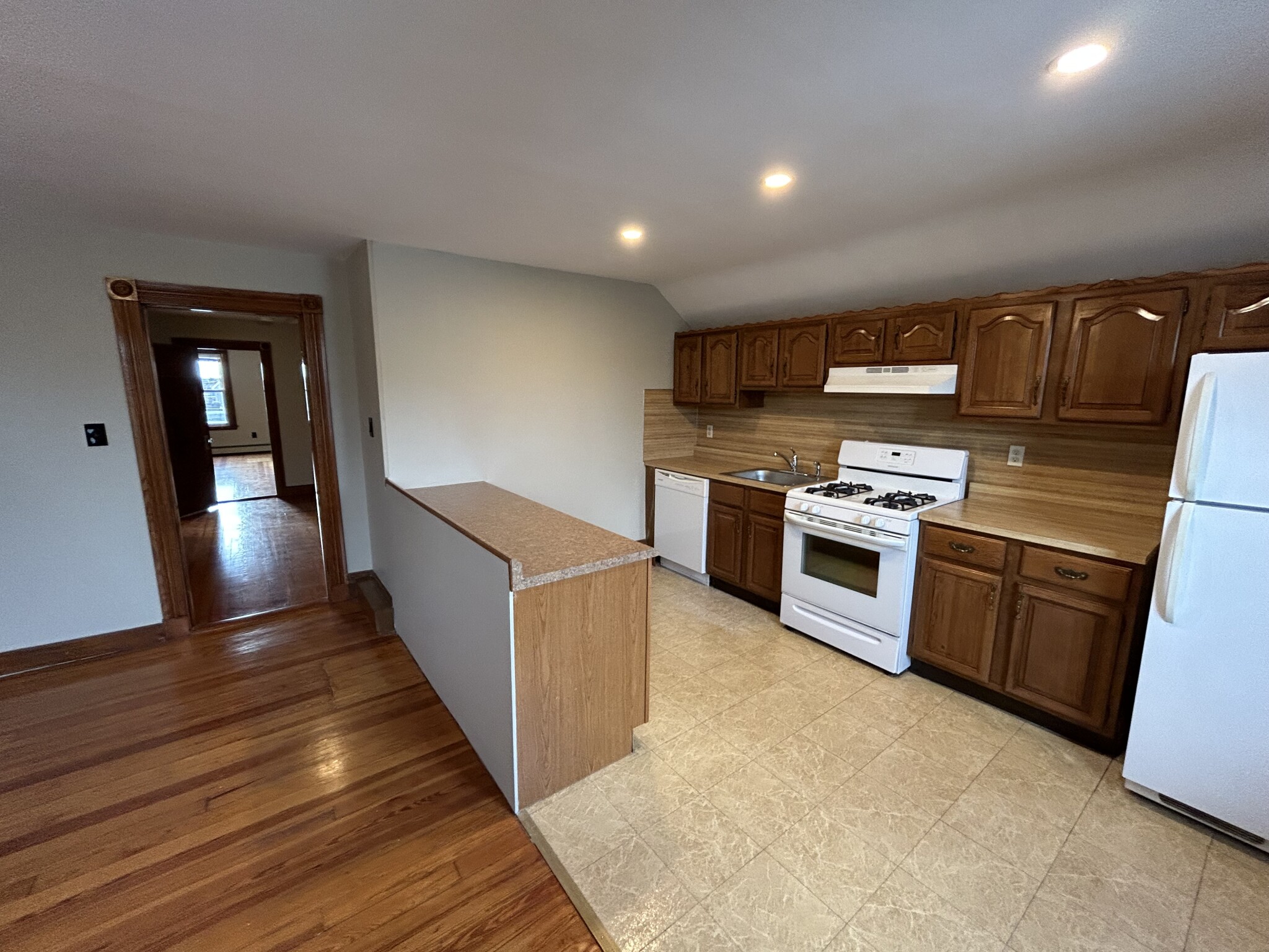 86 Medford St, Magoun Square