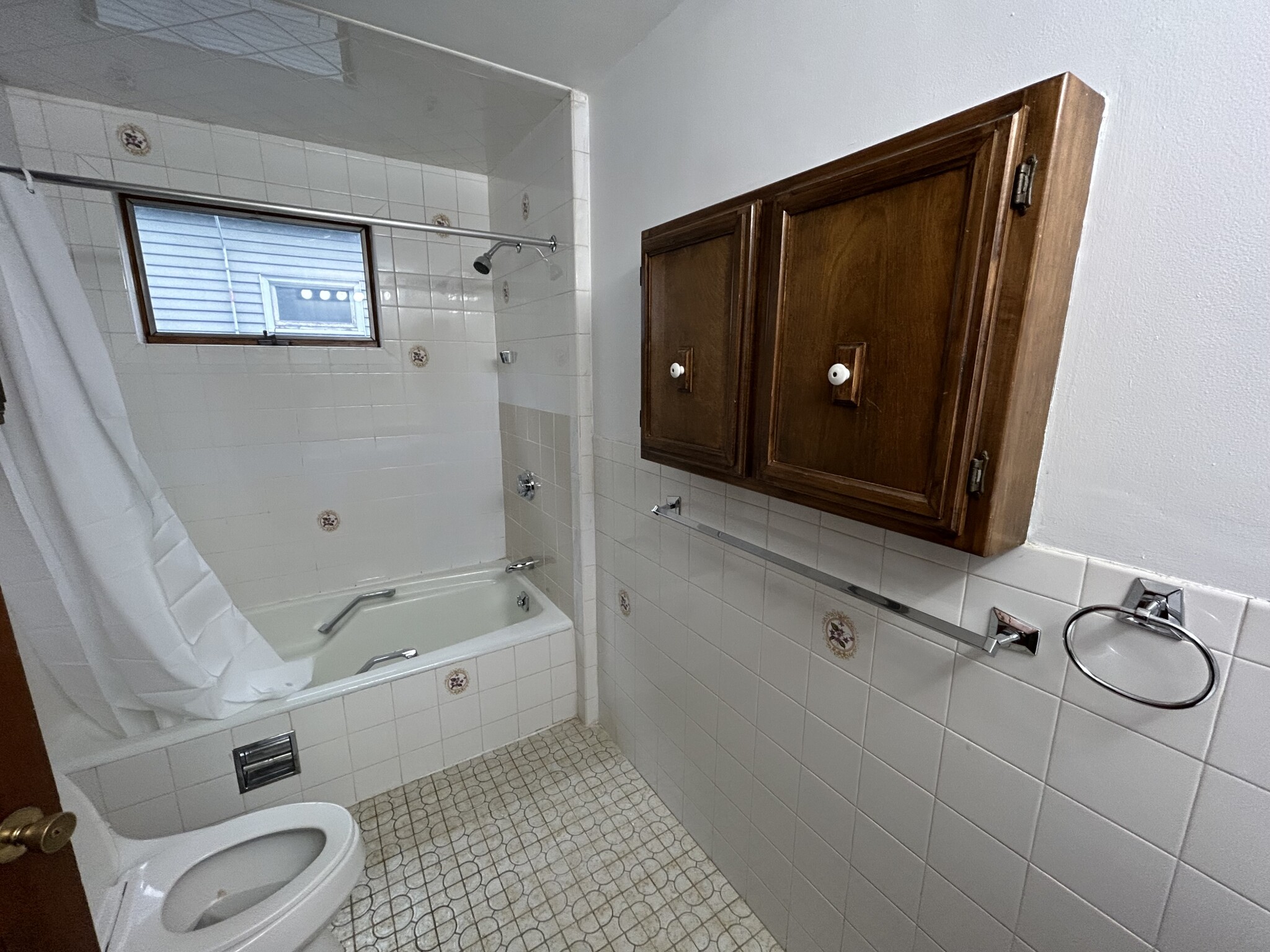 86 Medford St, Medford