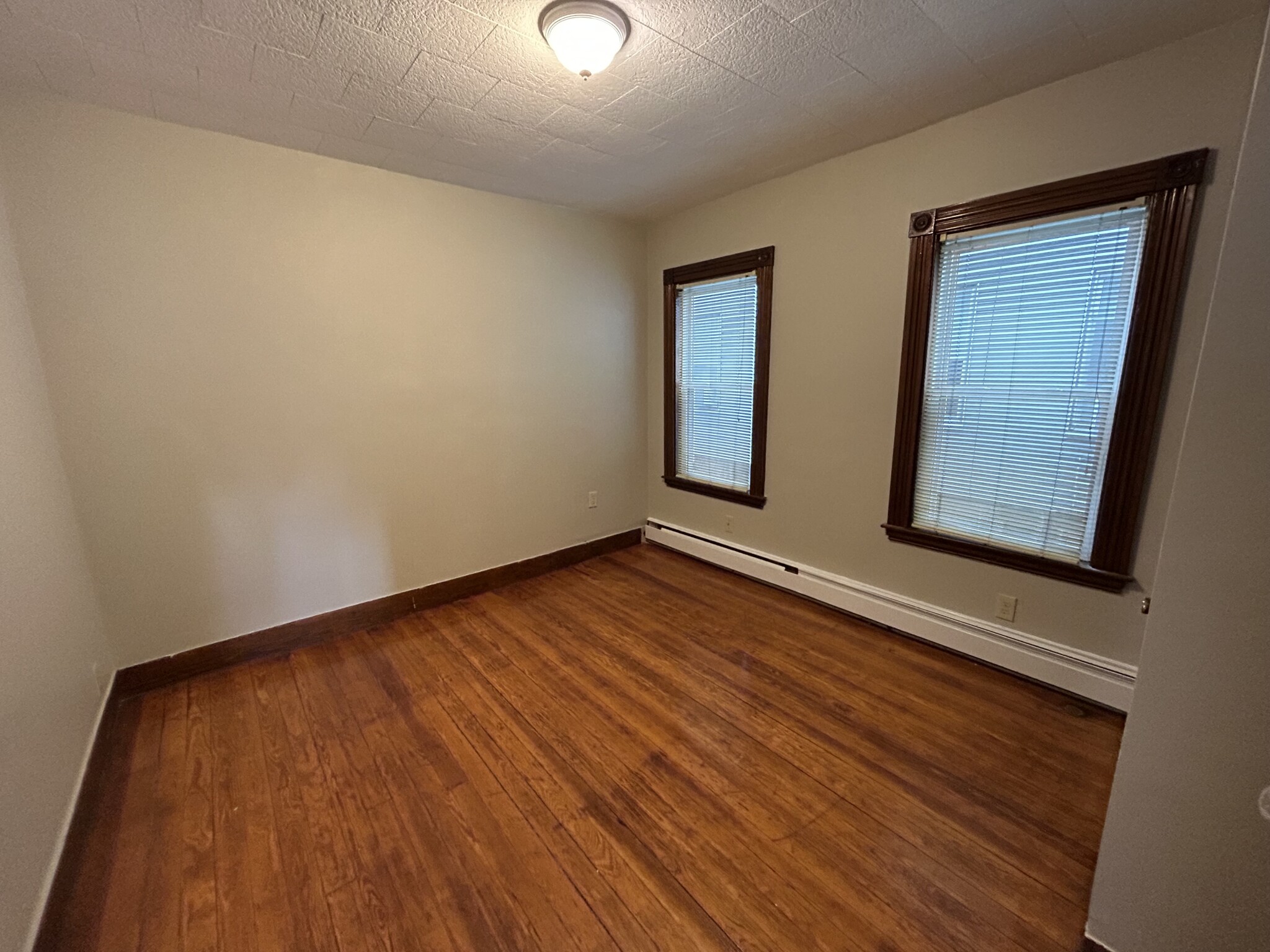 86 Medford St, Medford