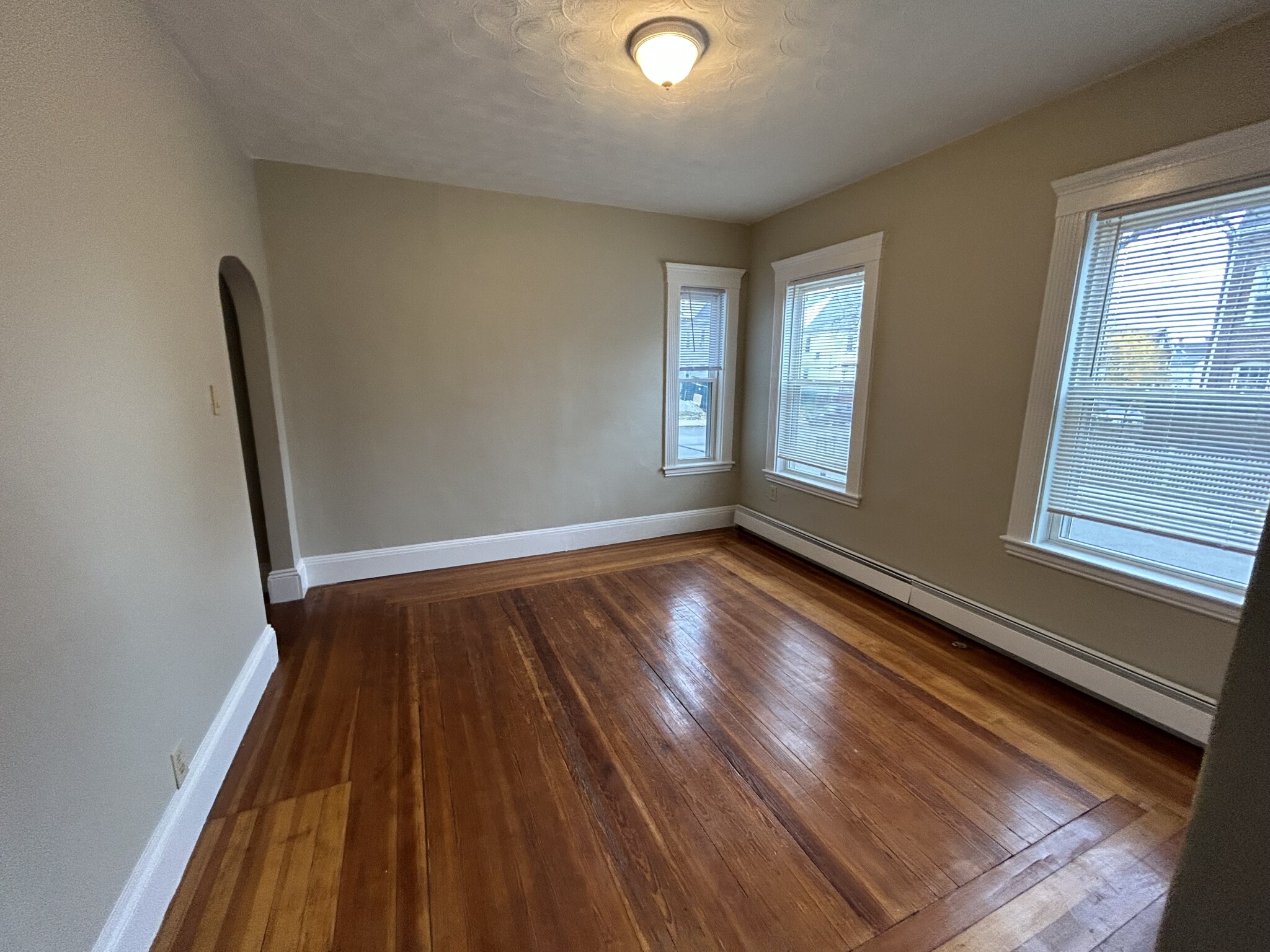 86 Medford St, Medford