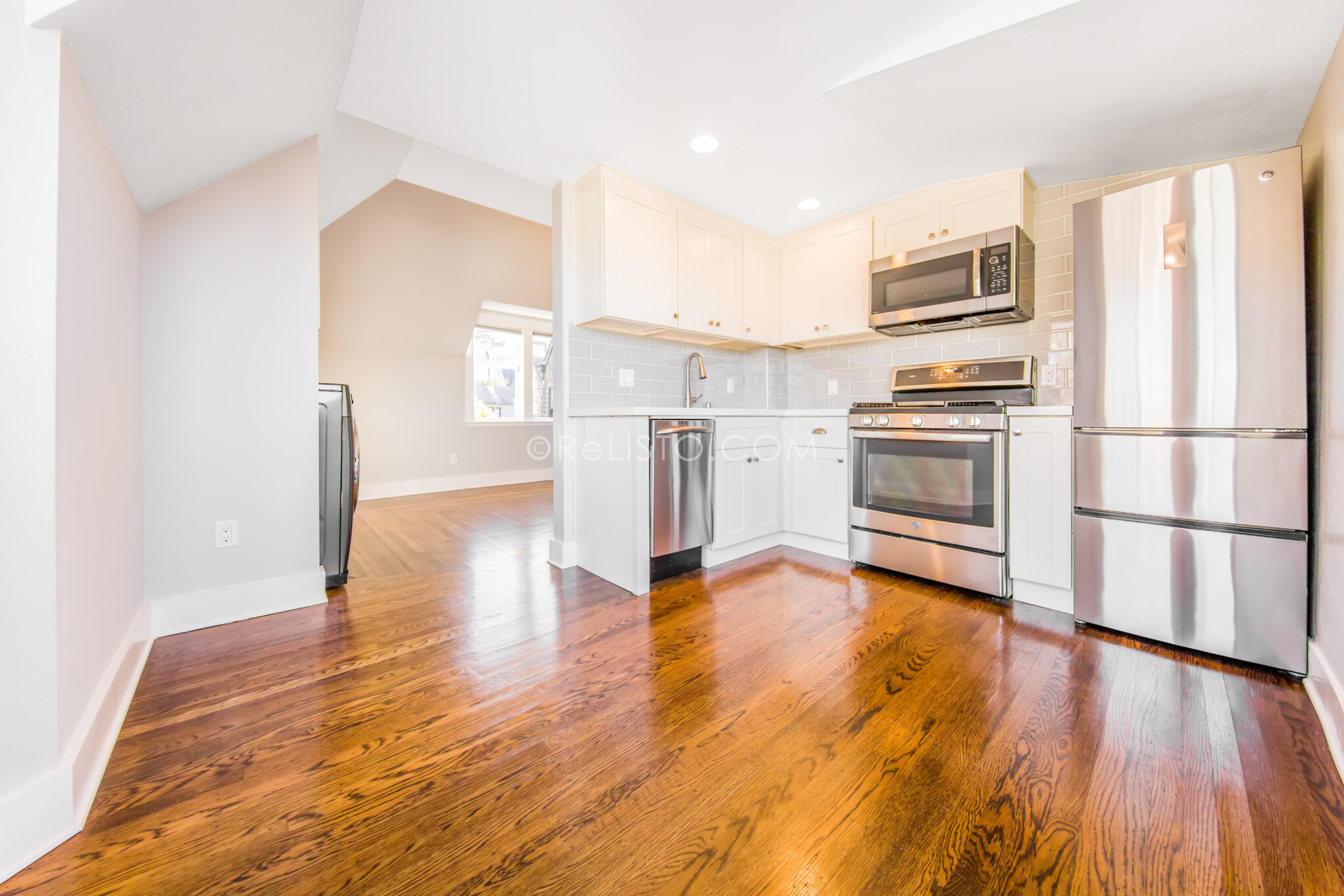 2807 Steiner St.
