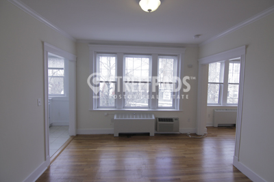 Photos of apartment on Linnaean St.,Cambridge MA 02138